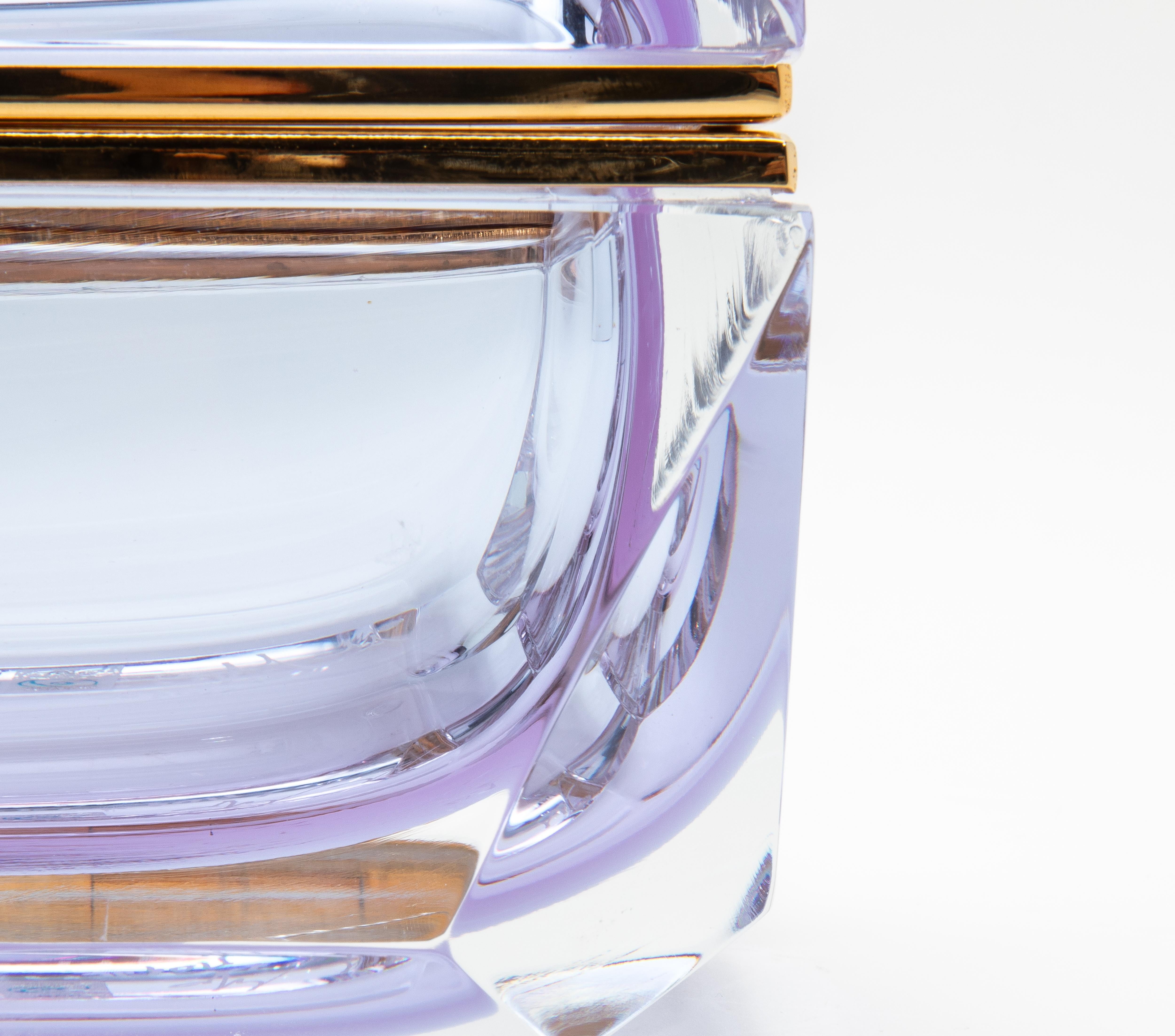 Scatola di Murano soffiata a mano in alessandrite con accessori in ottone in vendita 1
