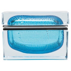 Boîte de Murano soufflée à la main en bleu aqua avec mouchetures d'argent et accessoires chromés