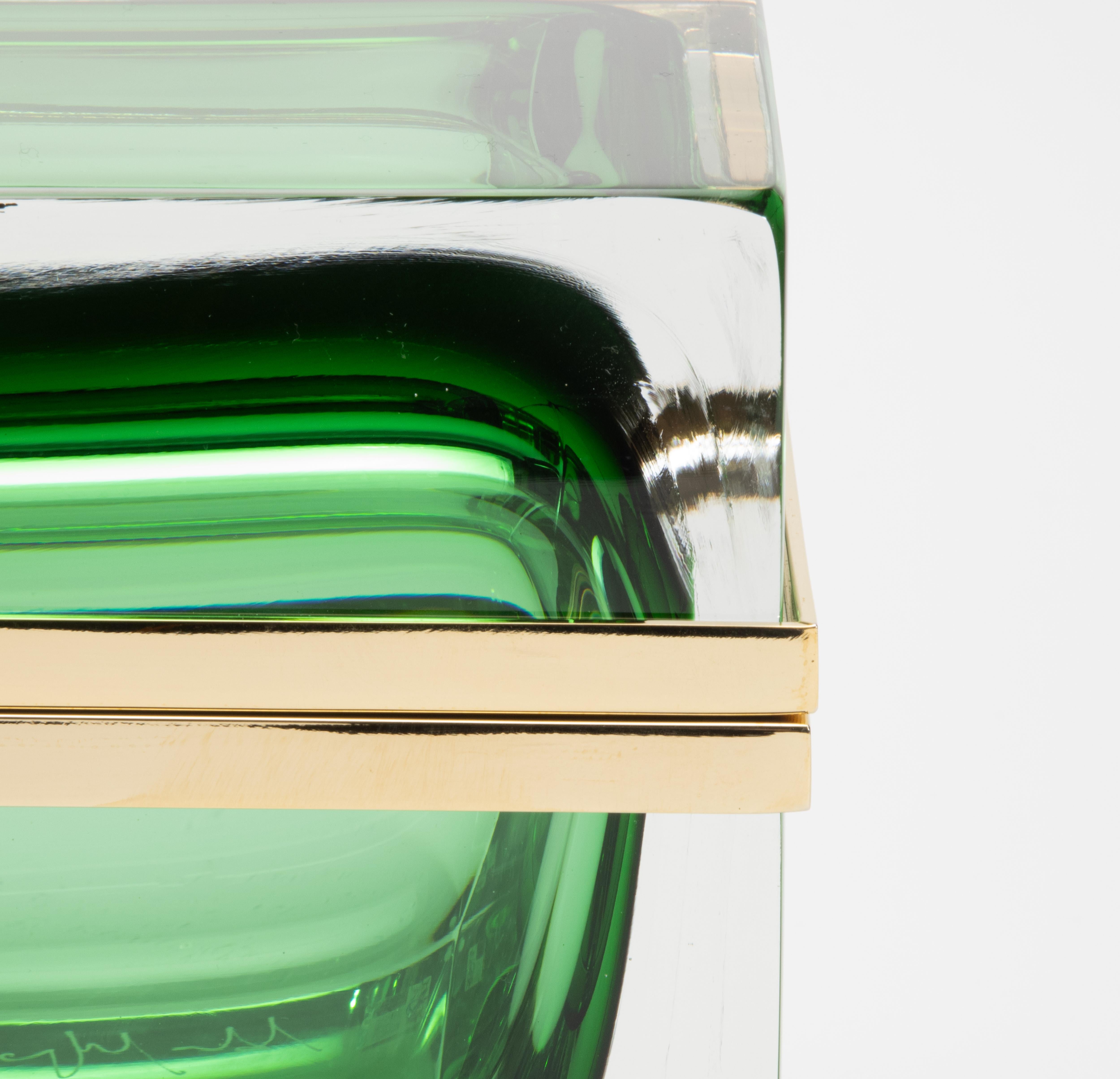 Hand-Blown Murano Box in Emerald Green with Brass Fittings In New Condition For Sale In West Hollywood, CA