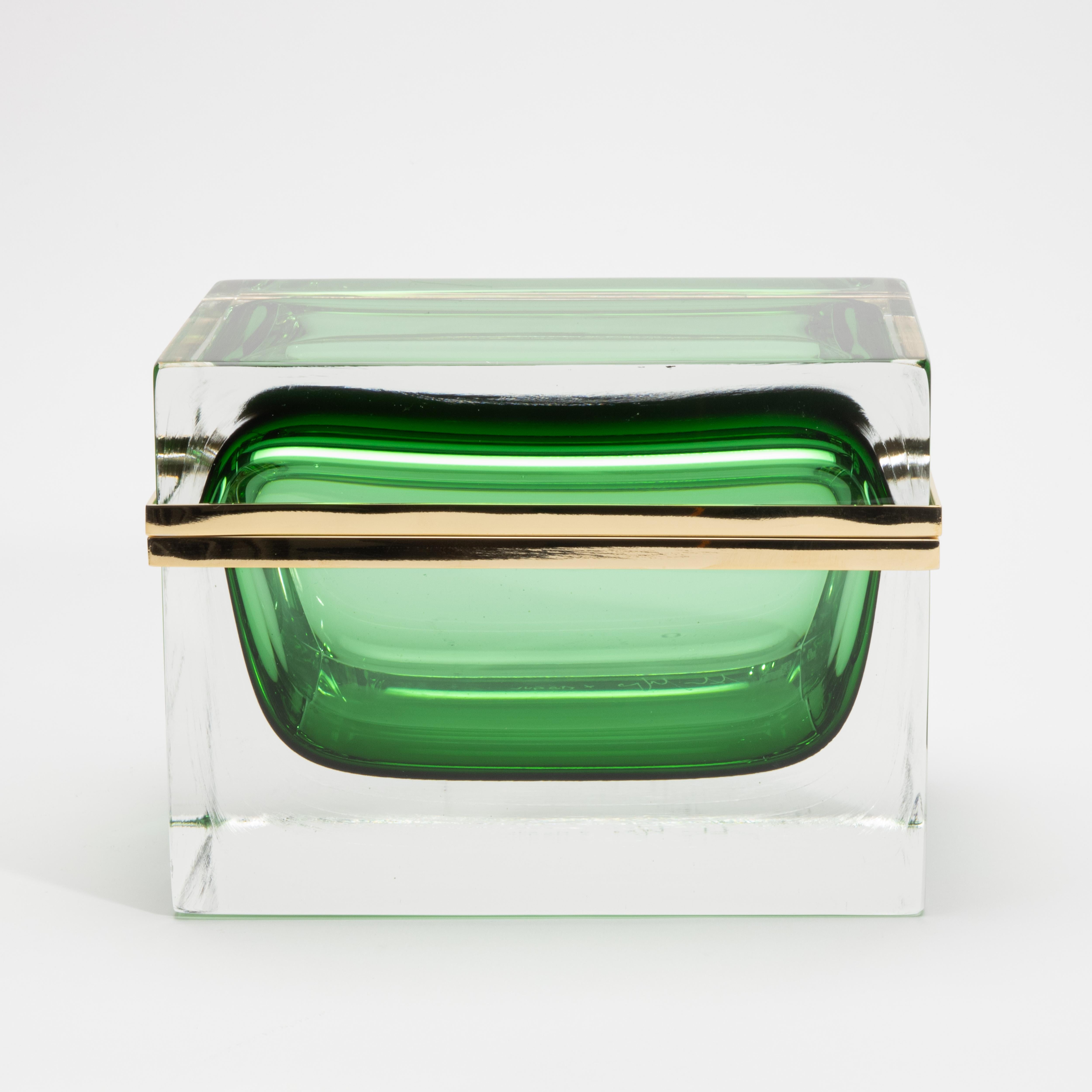 Contemporary Hand-Blown Murano Box in Emerald Green with Brass Fittings For Sale