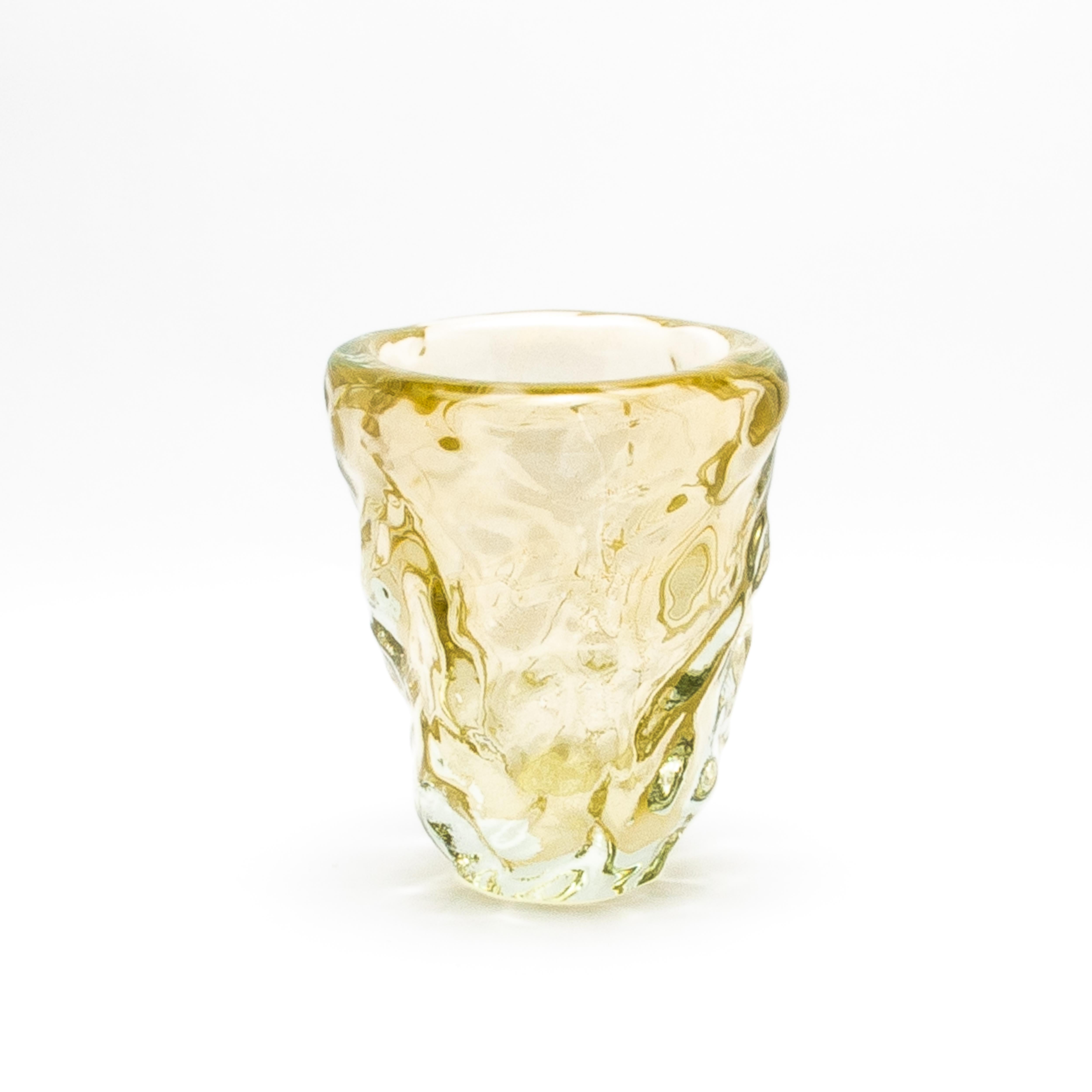 Fatto a mano Hand-Blown Murano Burri Vase in Clear with 24-karat Gold Flecks in vendita