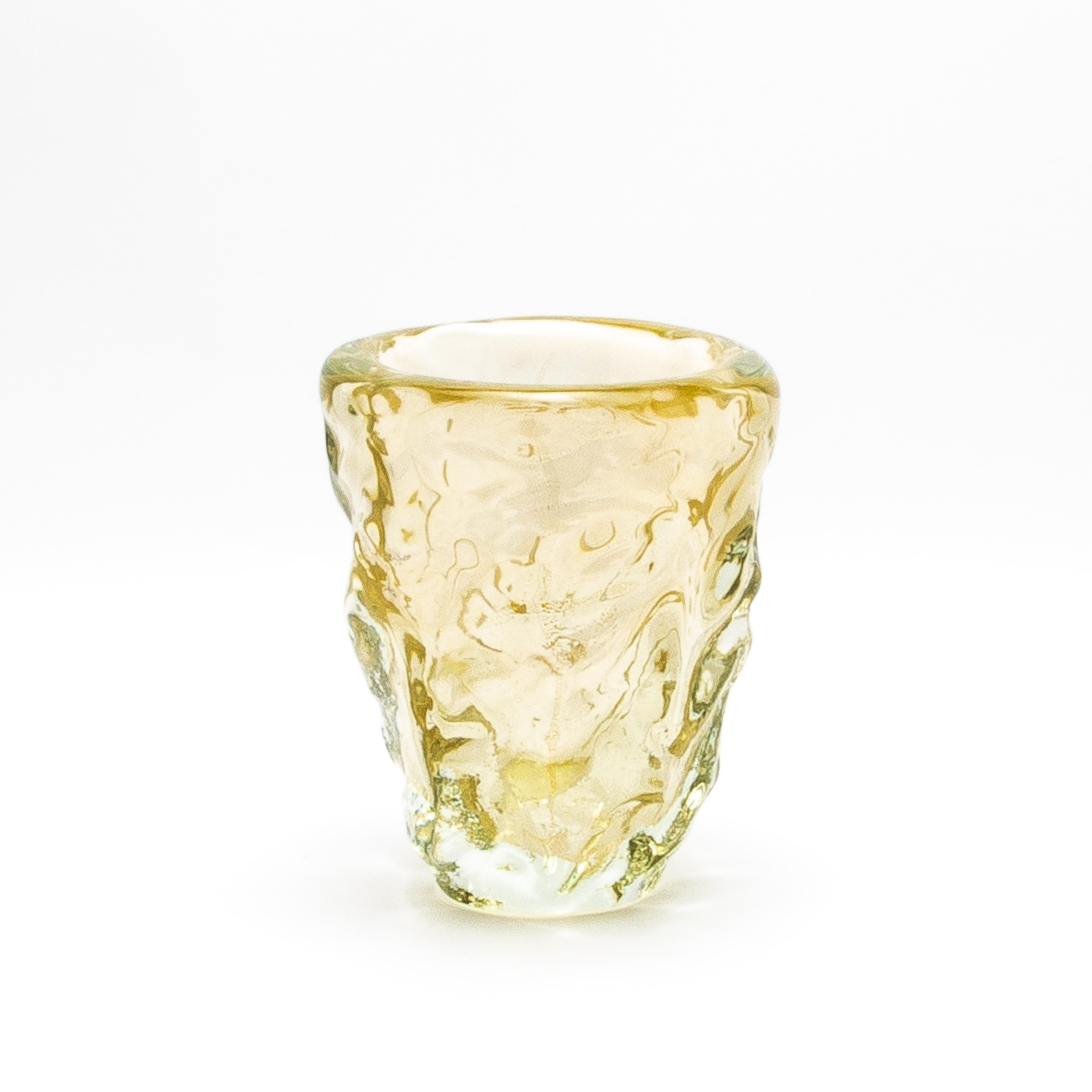 Vetro di Murano Hand-Blown Murano Burri Vase in Clear with 24-karat Gold Flecks in vendita
