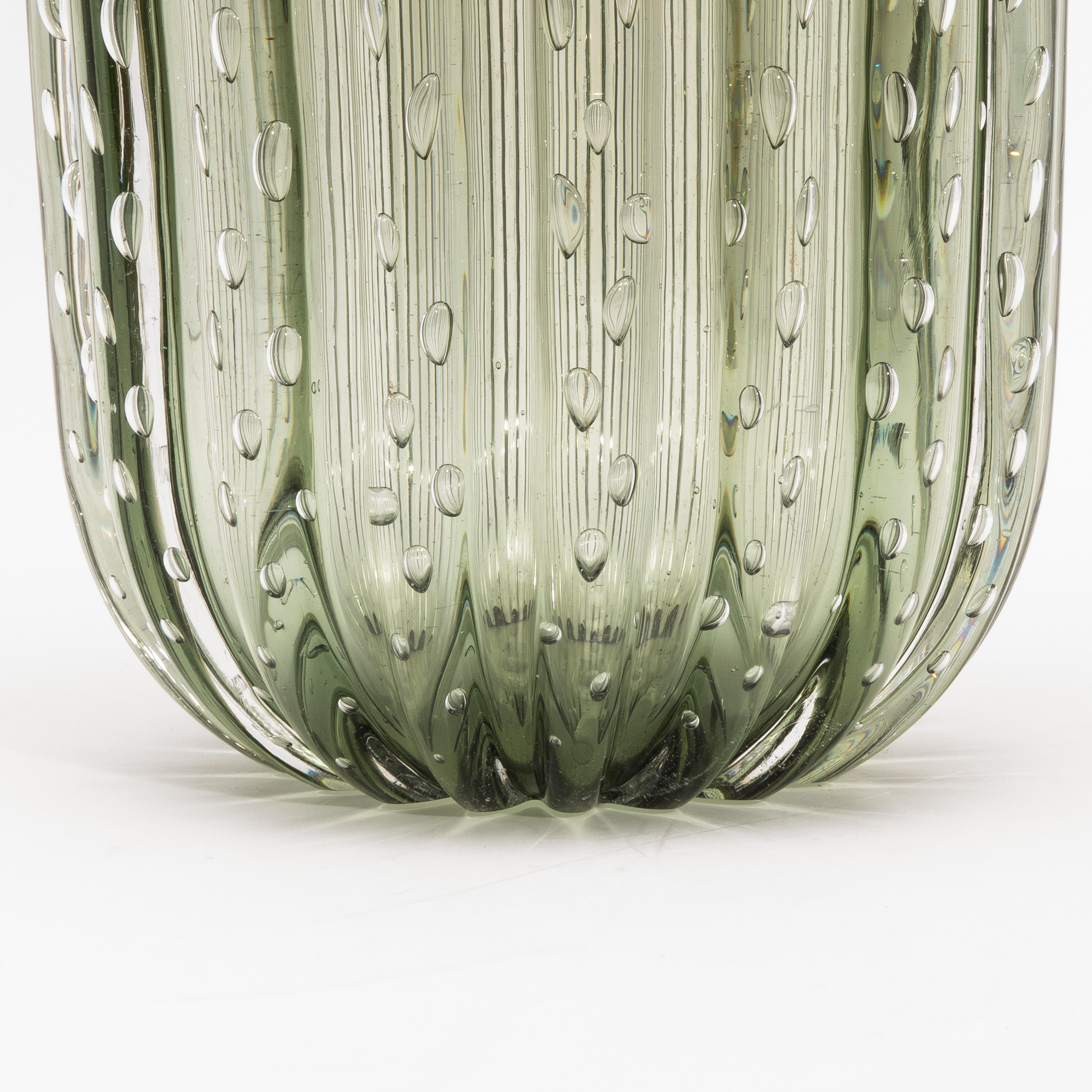 XXIe siècle et contemporain Vase à cactus de Murano soufflé à la main en Greene & Greene Greene avec bulles Medium en vente