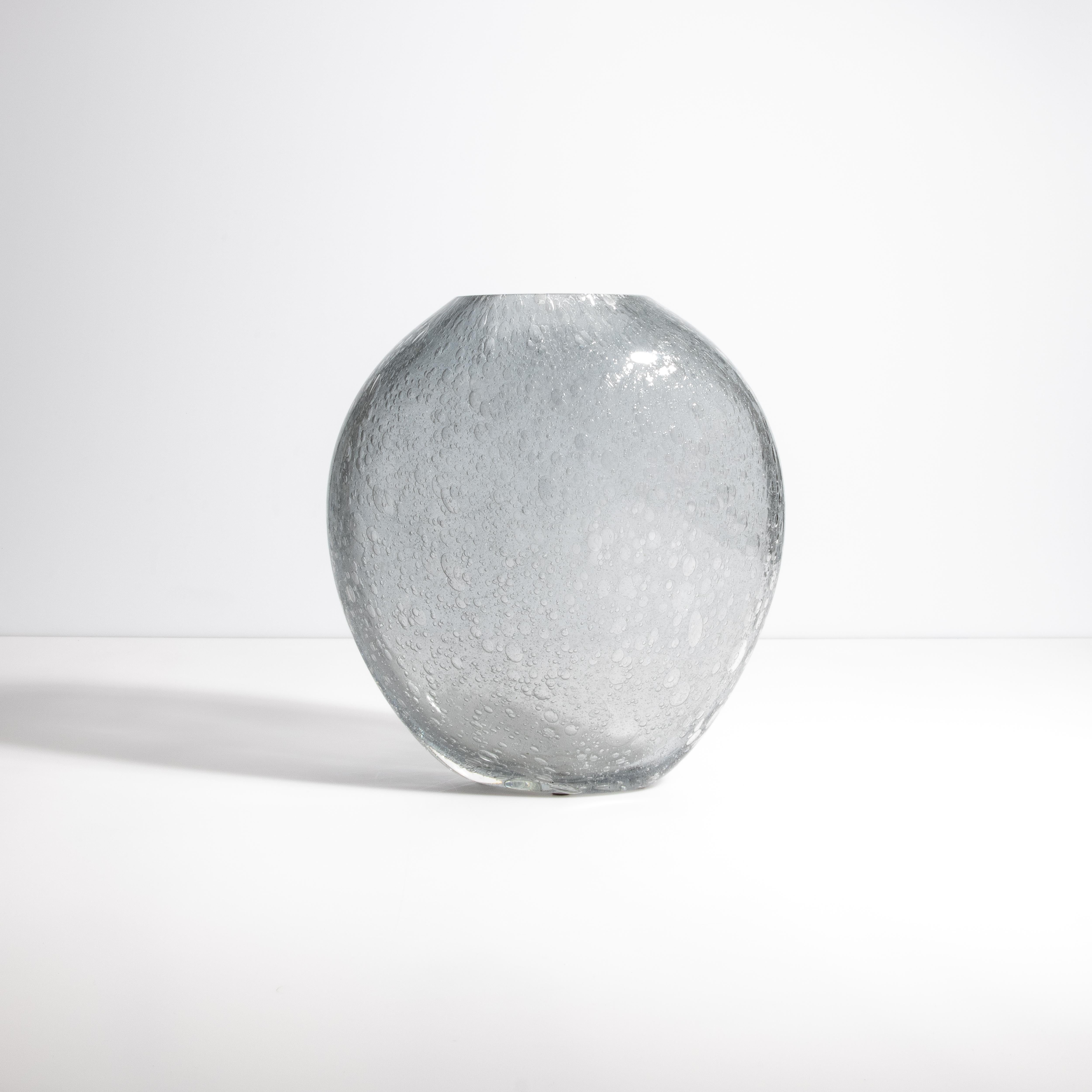 Vaso di Murano soffiato a mano di colore grigio con bolle d'aria Piccolo In condizioni Nuovo in vendita a West Hollywood, CA