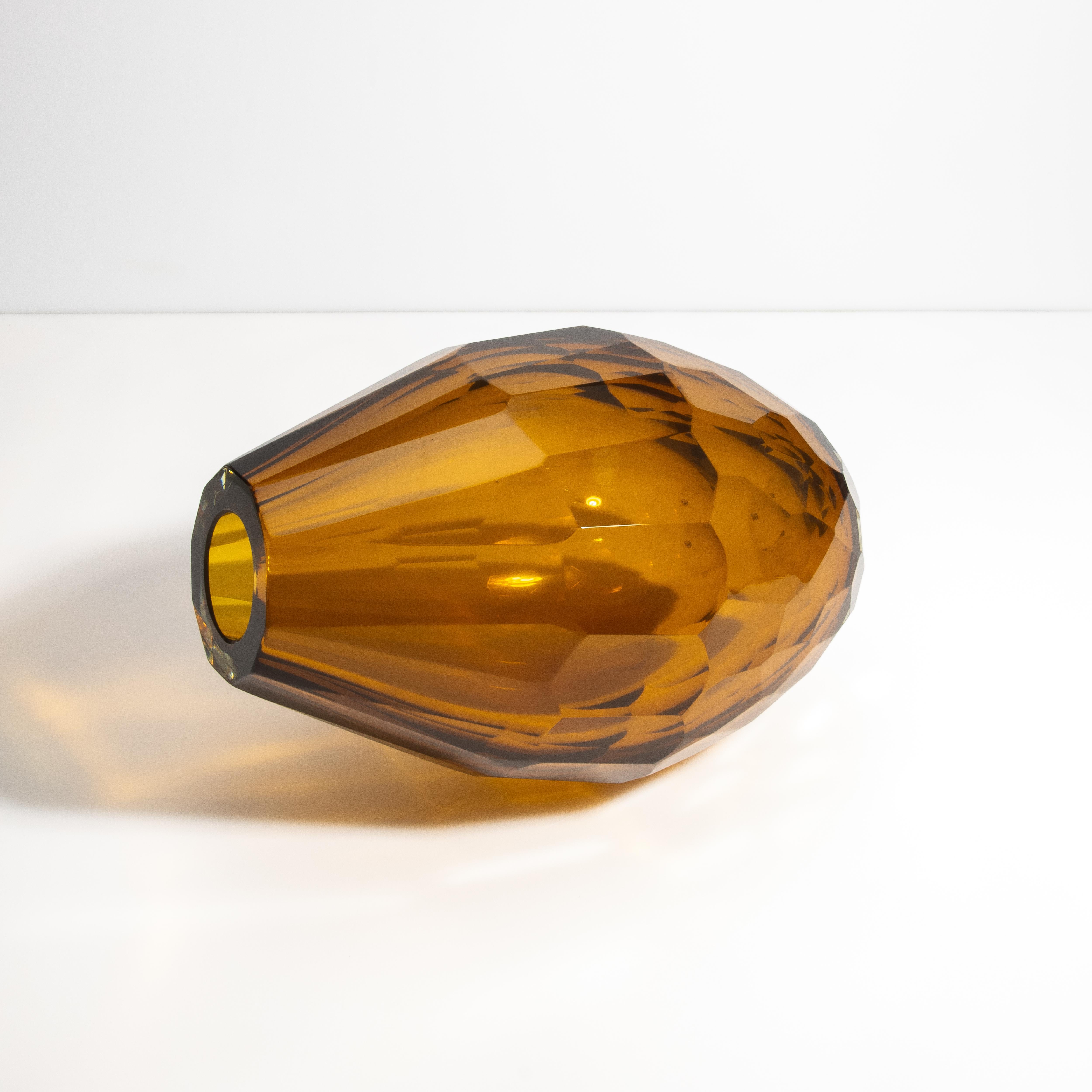 Grand vase à facettes de Murano soufflé à la main en ambre Neuf - En vente à West Hollywood, CA