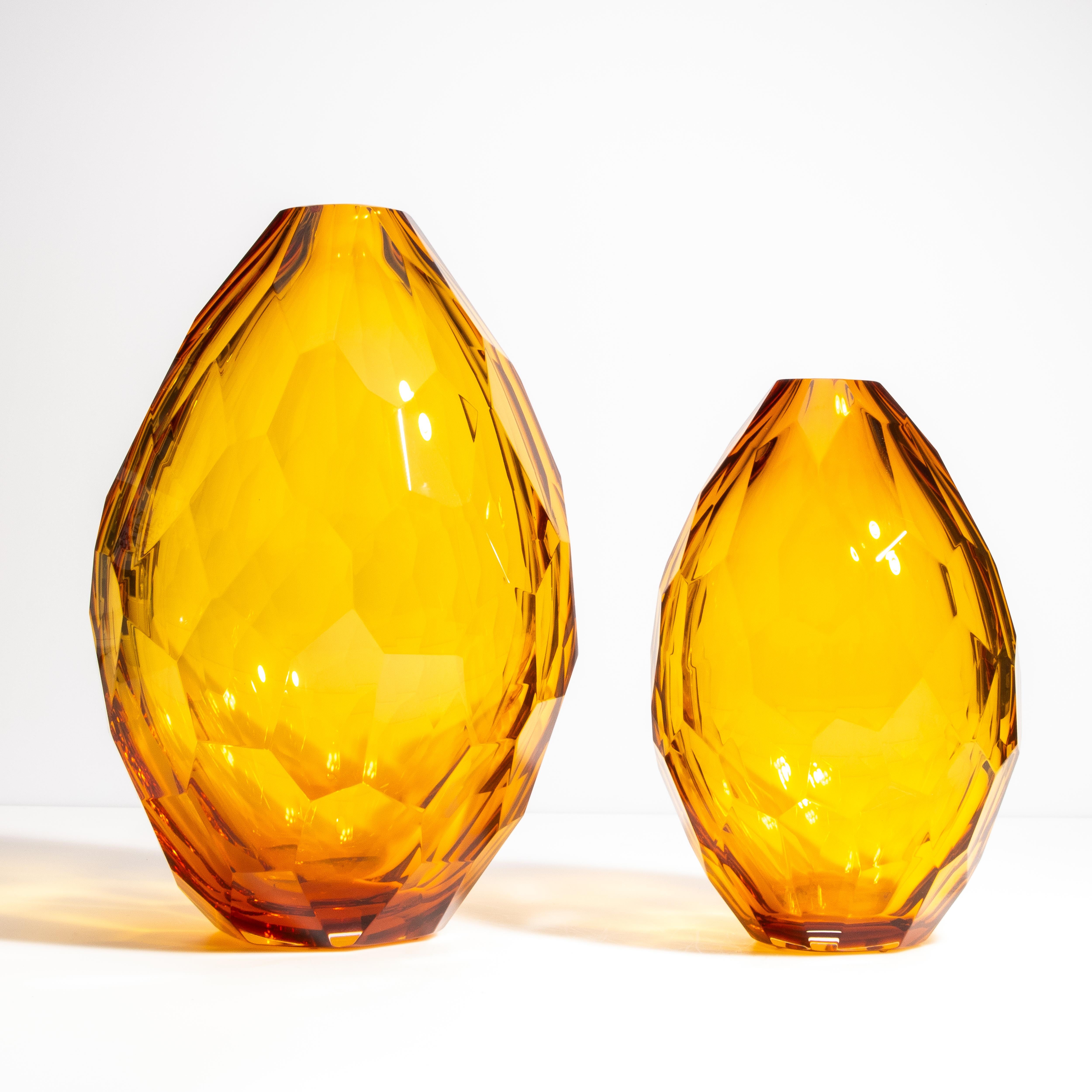 Vaso di Murano soffiato a mano con sfaccettatura in ambra media in vendita 2