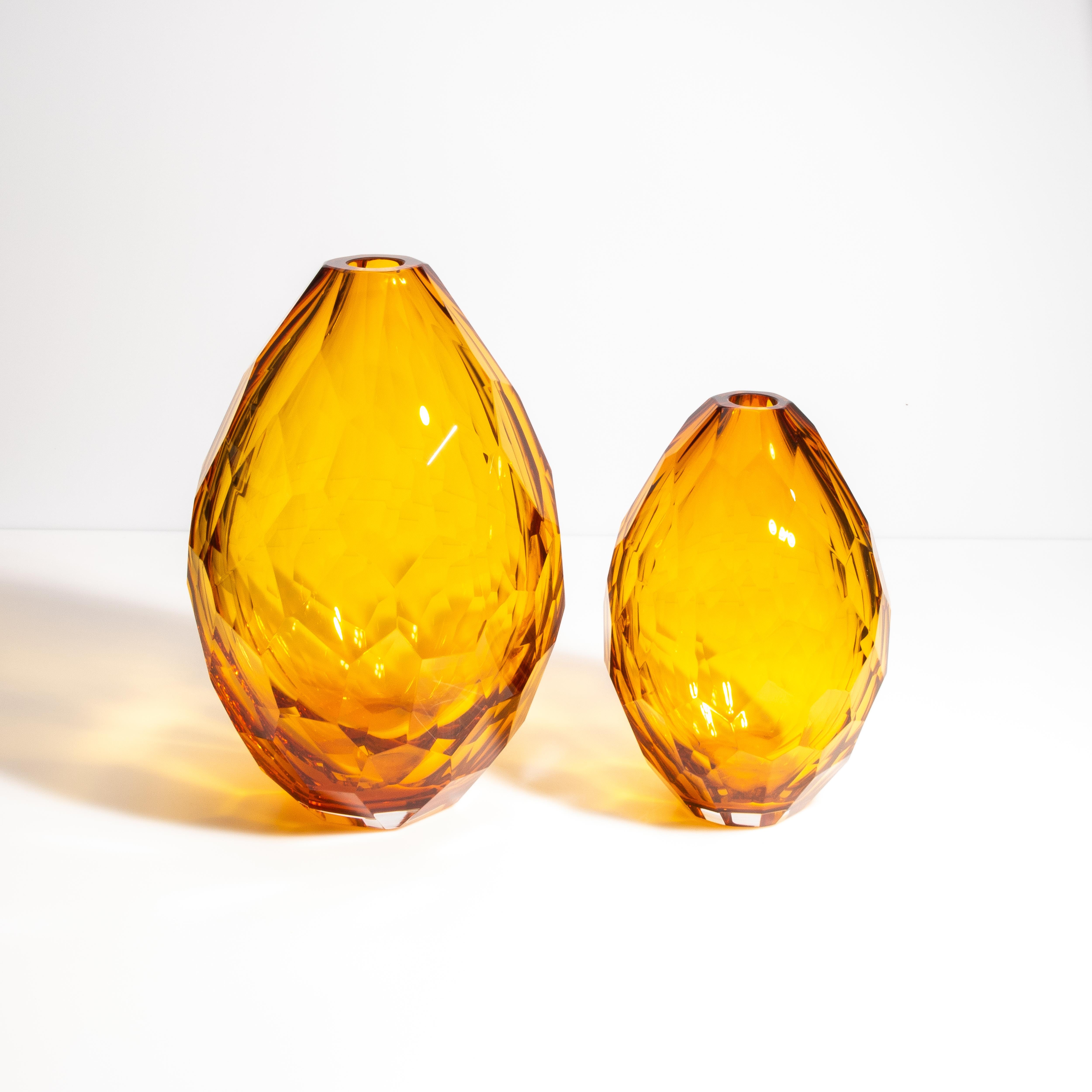 Vaso di Murano soffiato a mano con sfaccettatura in ambra media in vendita 3
