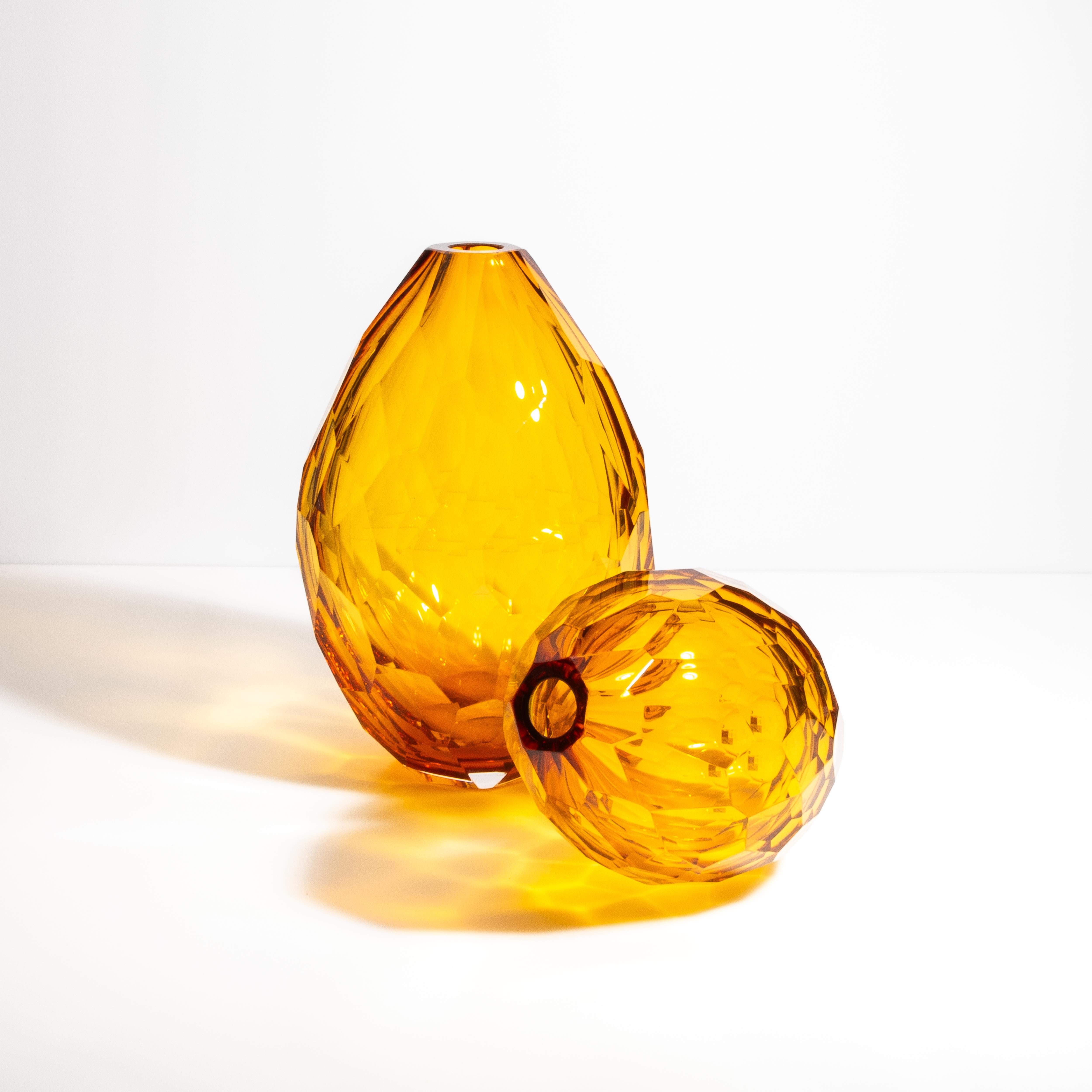 Vaso di Murano soffiato a mano con sfaccettatura in ambra media in vendita 6