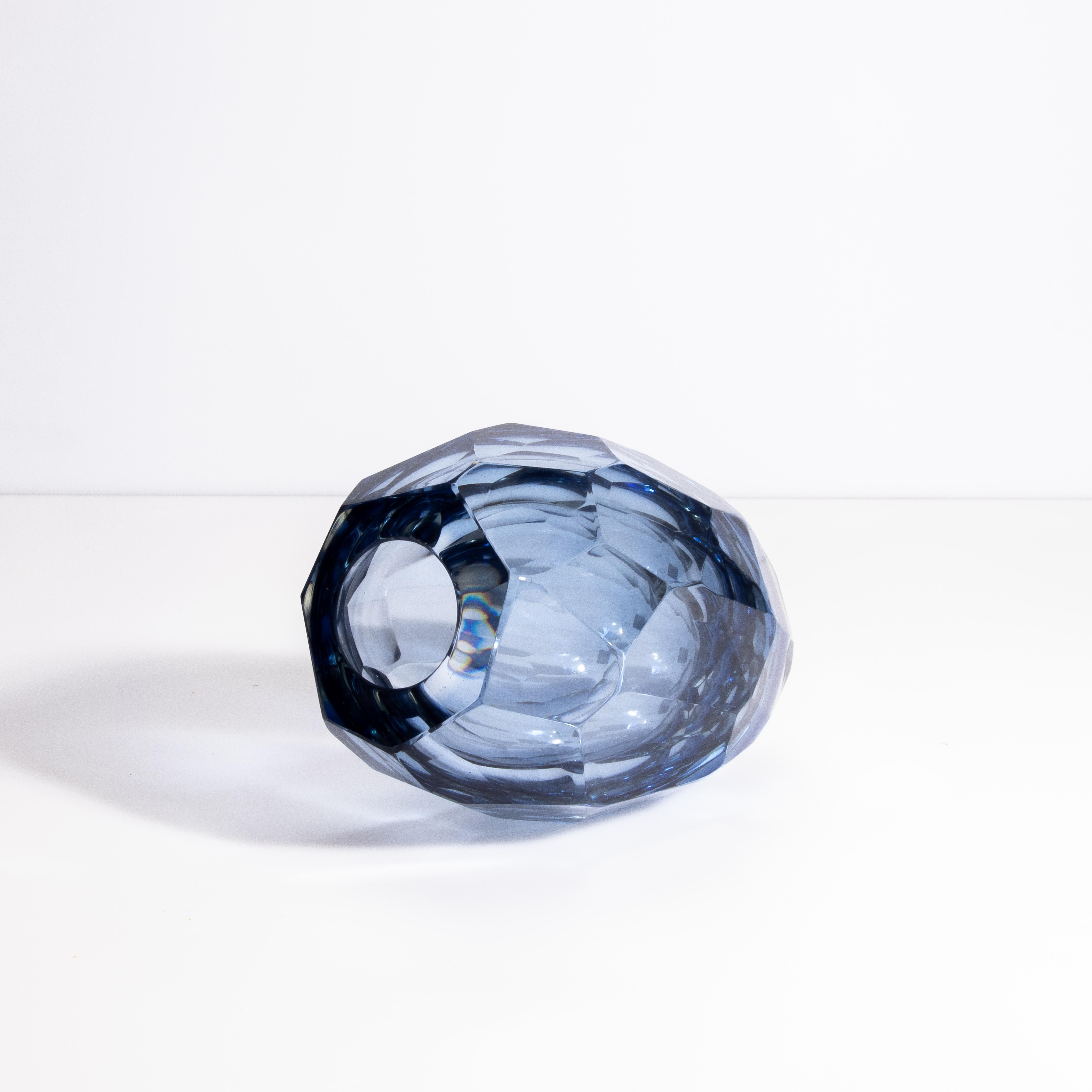 Moderne Vase baril à facettes soufflé à la main de Murano en aigue-marine, lot de 3 en vente