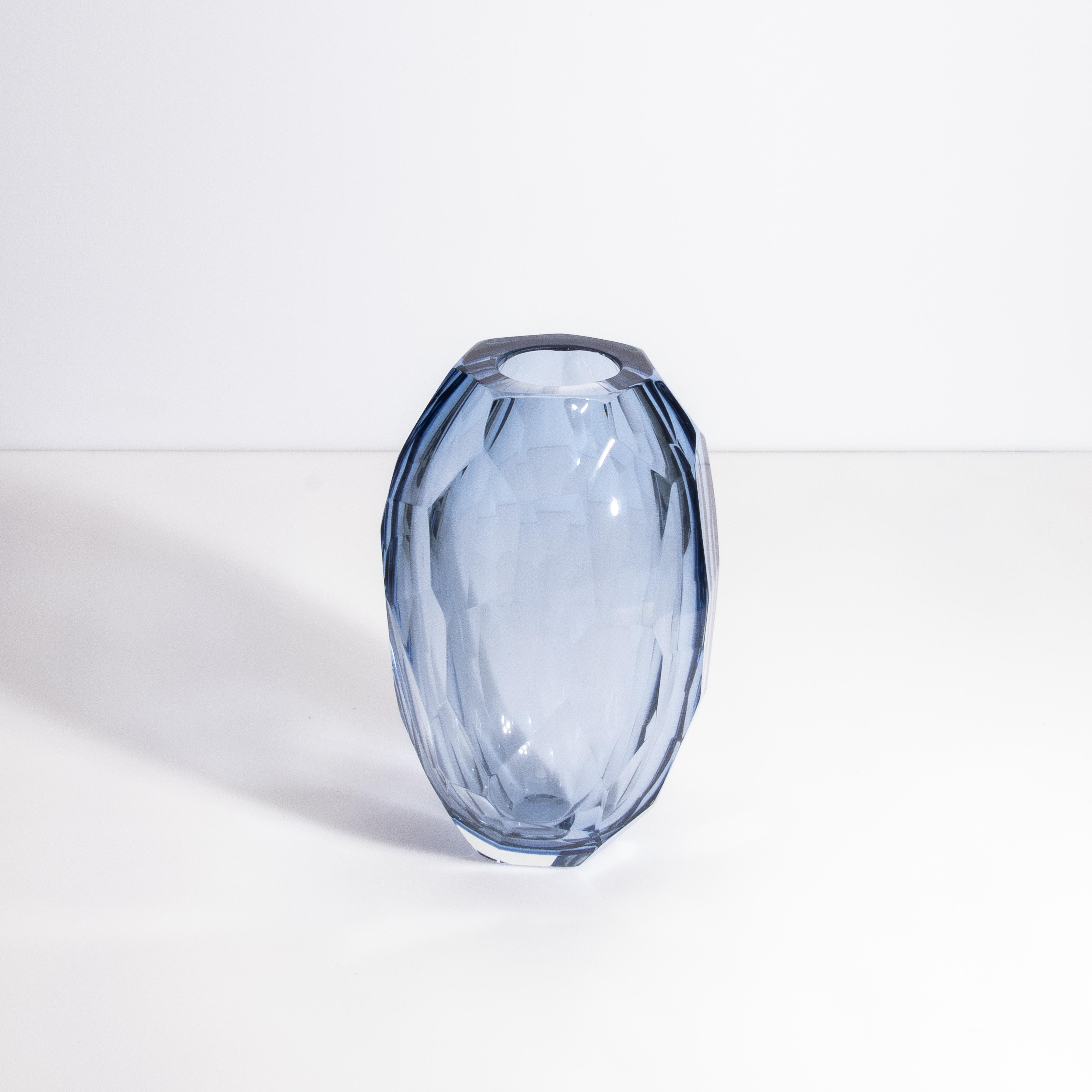 XXIe siècle et contemporain Vase baril à facettes soufflé à la main de Murano en aigue-marine, lot de 3 en vente