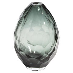 Handgeblasene facettierte Murano Vase in Grau Klein