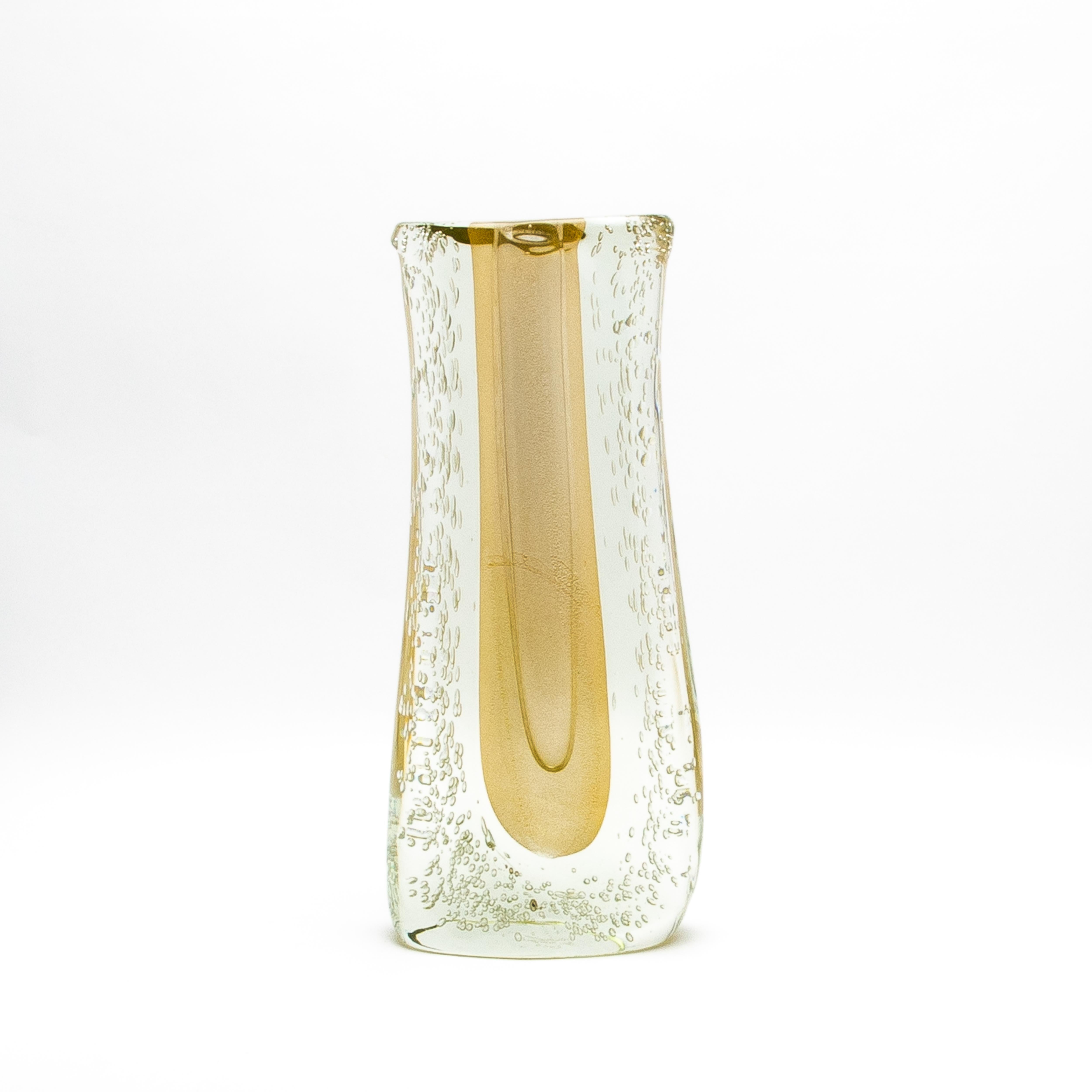 Handgeblasene geriffelte Murano-Vase in Klarglasur mit 24 Karat Goldflecken und Blasendetails im Zustand „Neu“ im Angebot in West Hollywood, CA