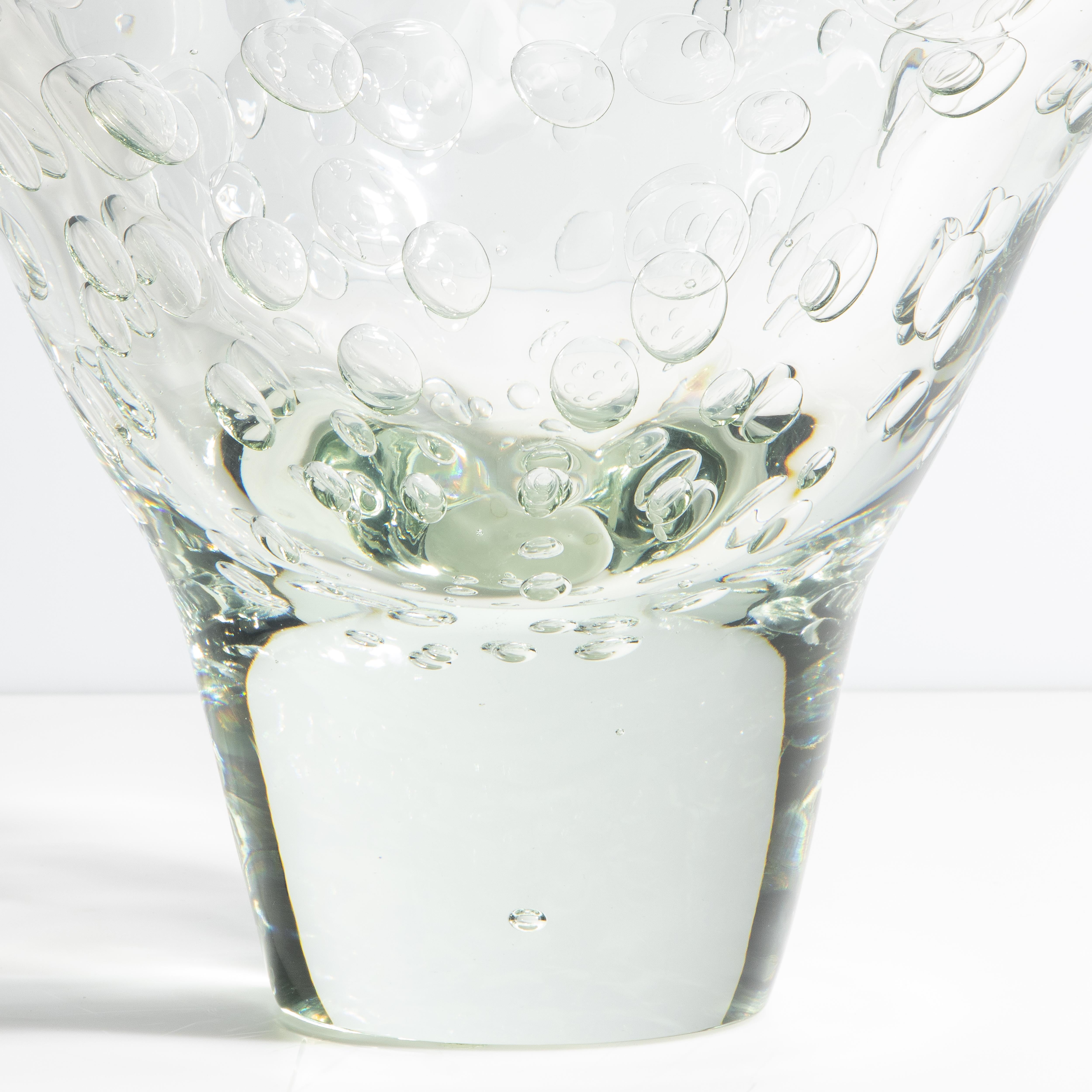 Vetro di Murano Vaso fluido di Murano soffiato a mano, trasparente e con bolle d'aria in vendita