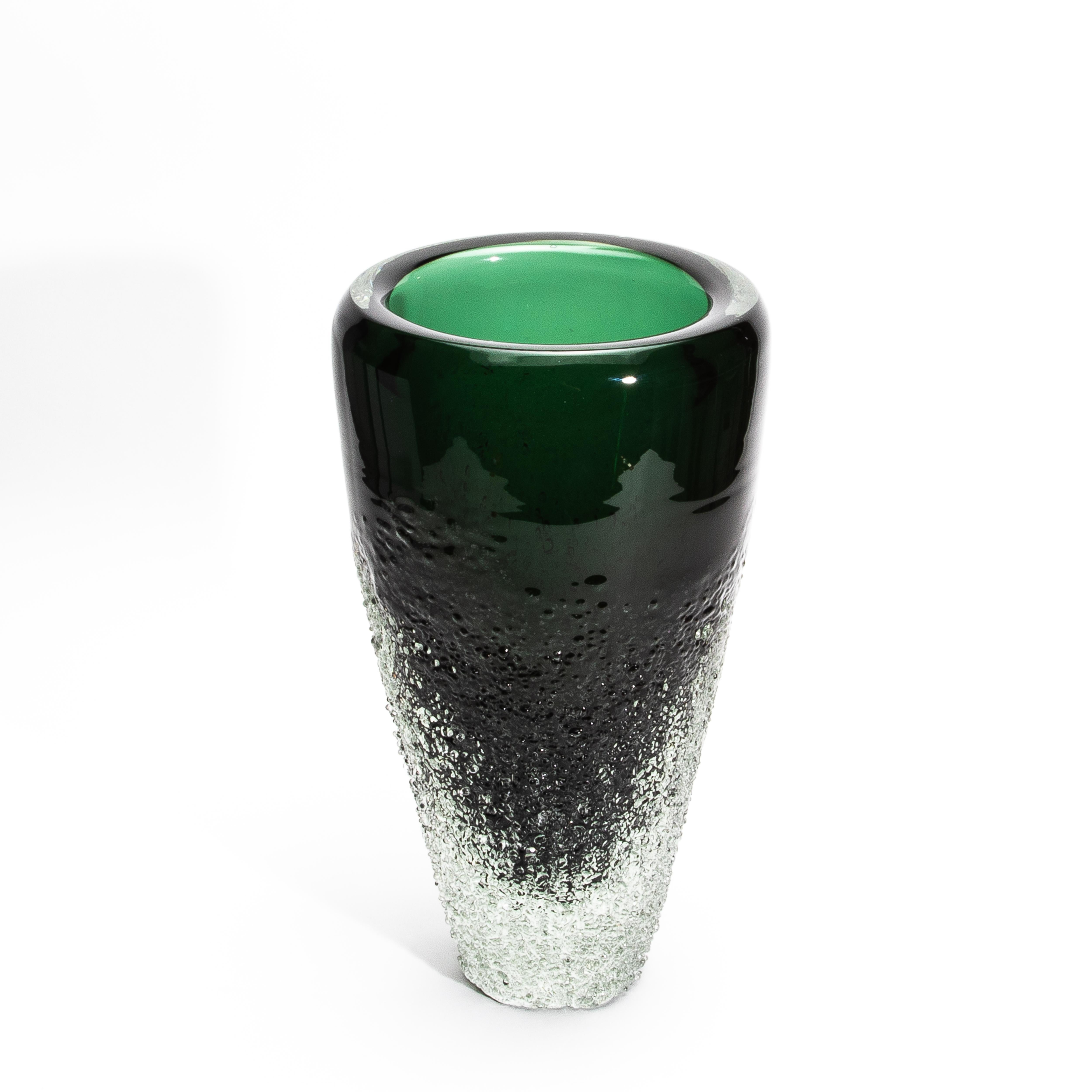 Moderno Hand-Blown Murano Frozen Vase in Emerald Green Large in vendita
