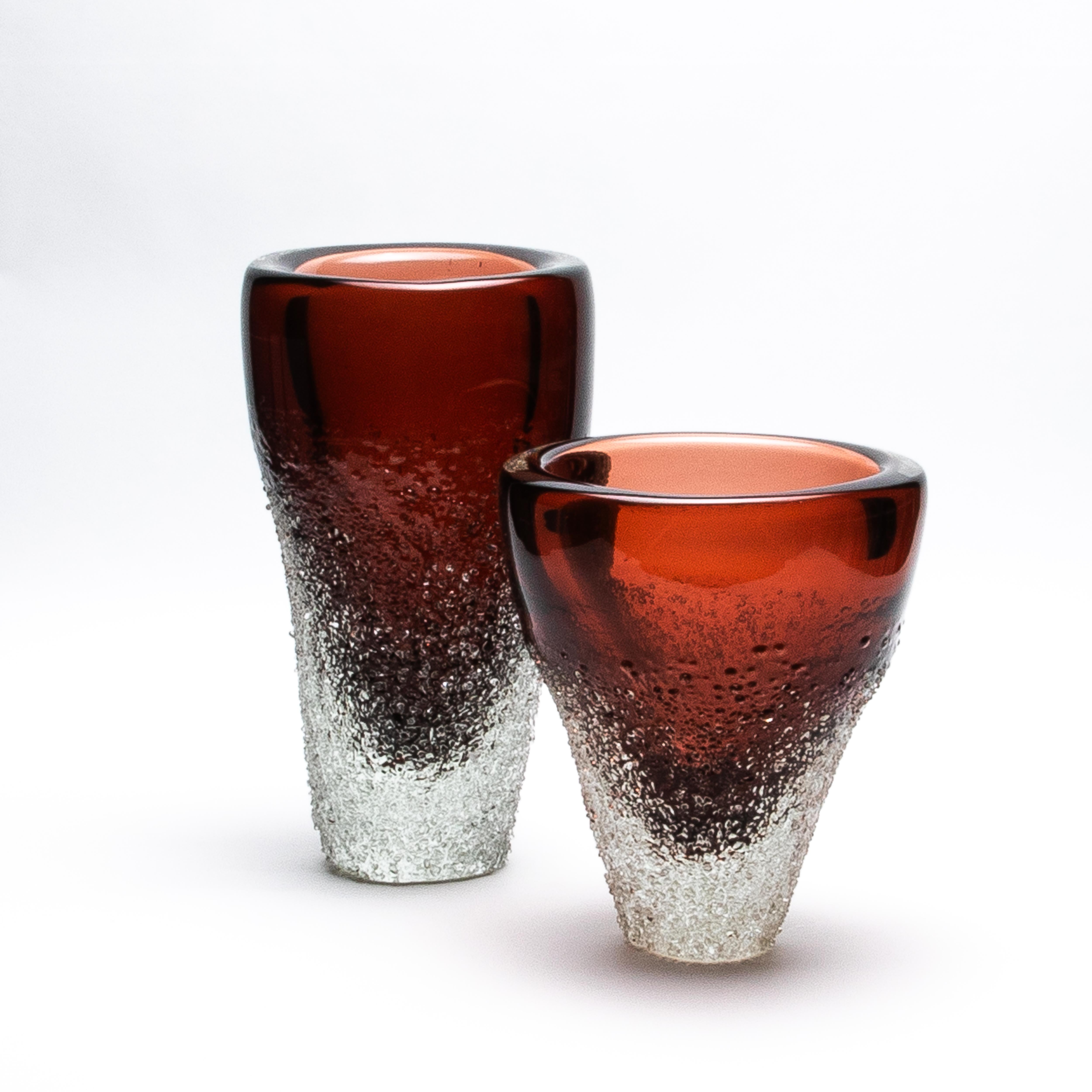 XXI secolo e contemporaneo Vaso di Murano soffiato a mano e congelato in Amaretto Grande in vendita