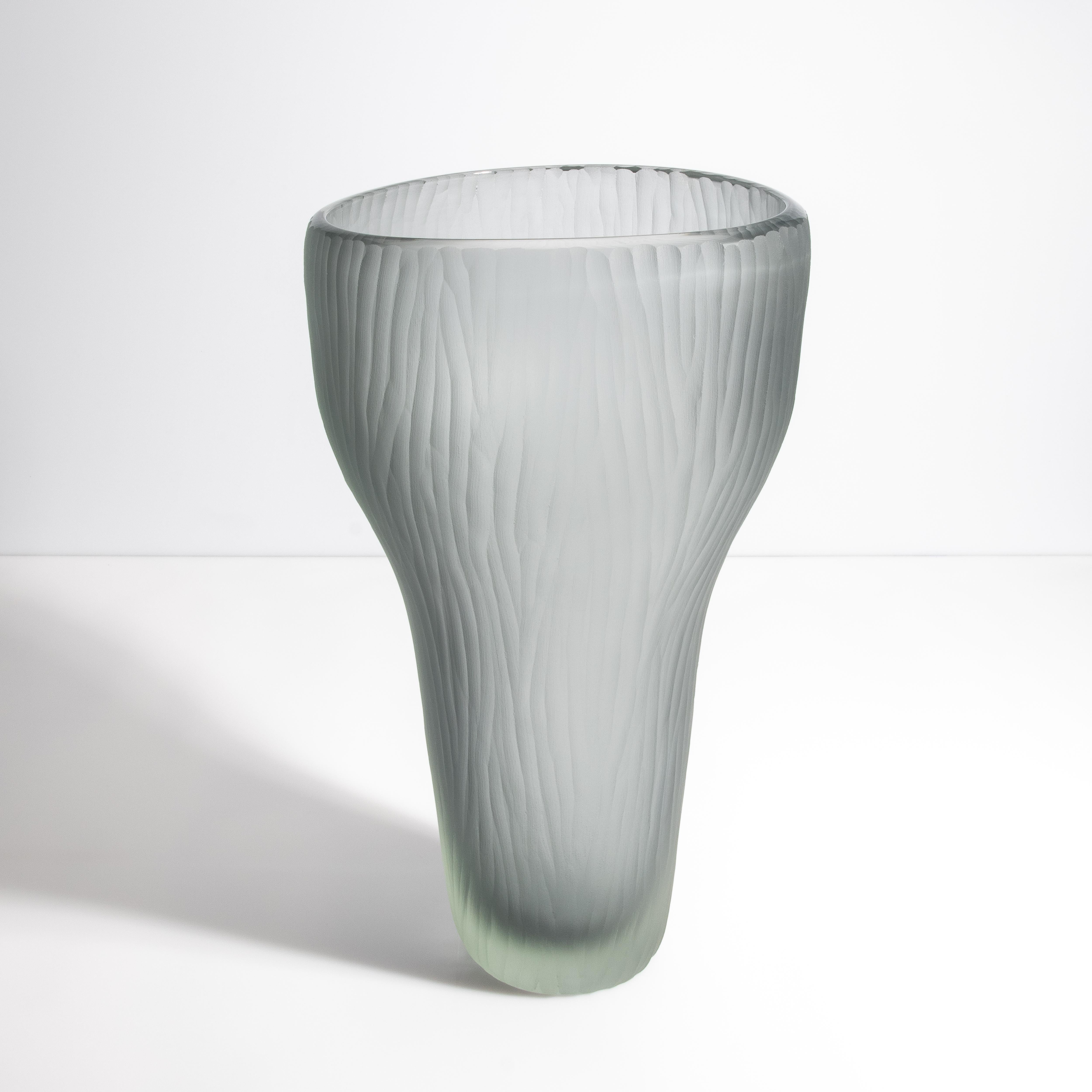 Moderne Vase Ghost en gris soufflé à la main à Murano, grand modèle en vente