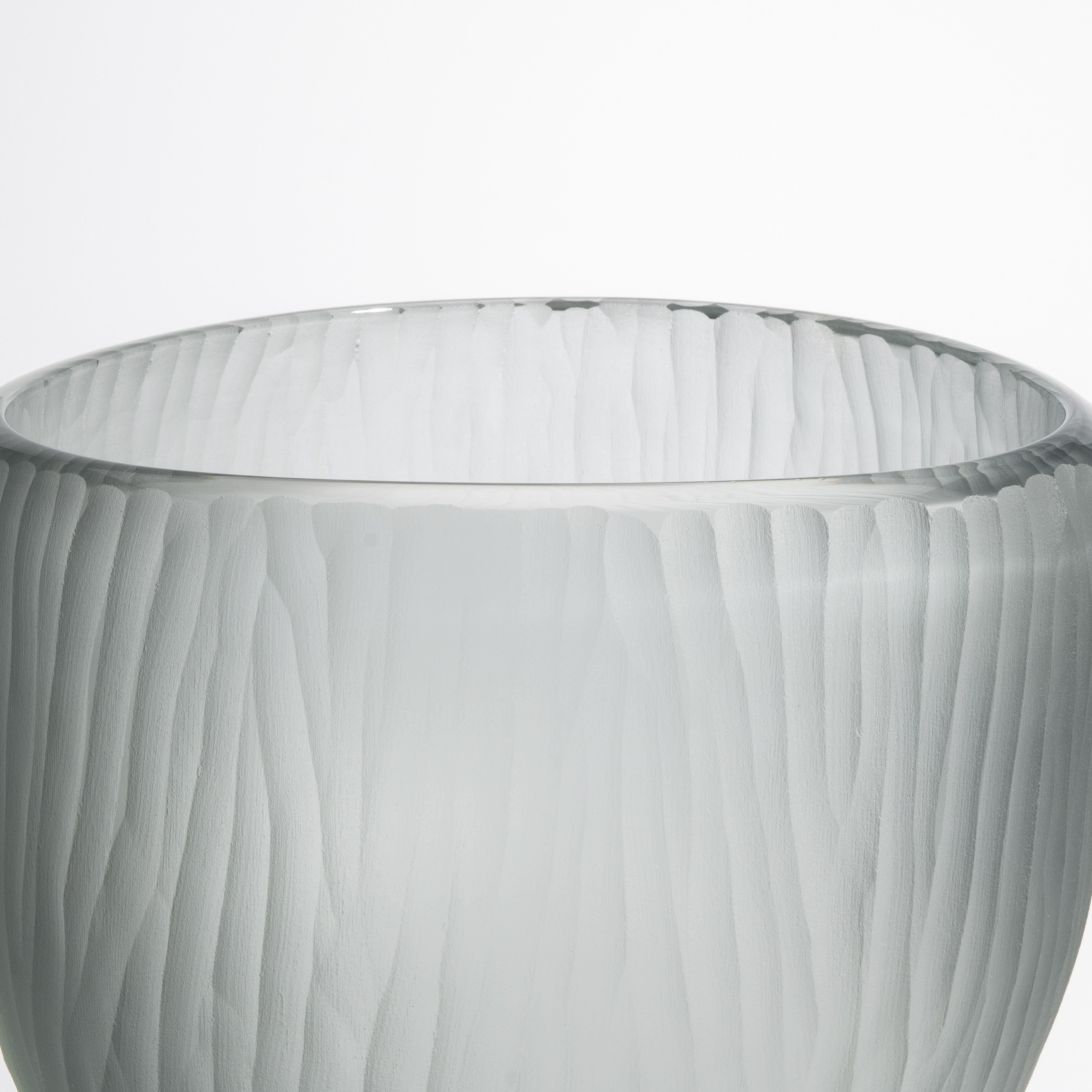 Fait main Vase Ghost en gris soufflé à la main à Murano, grand modèle en vente
