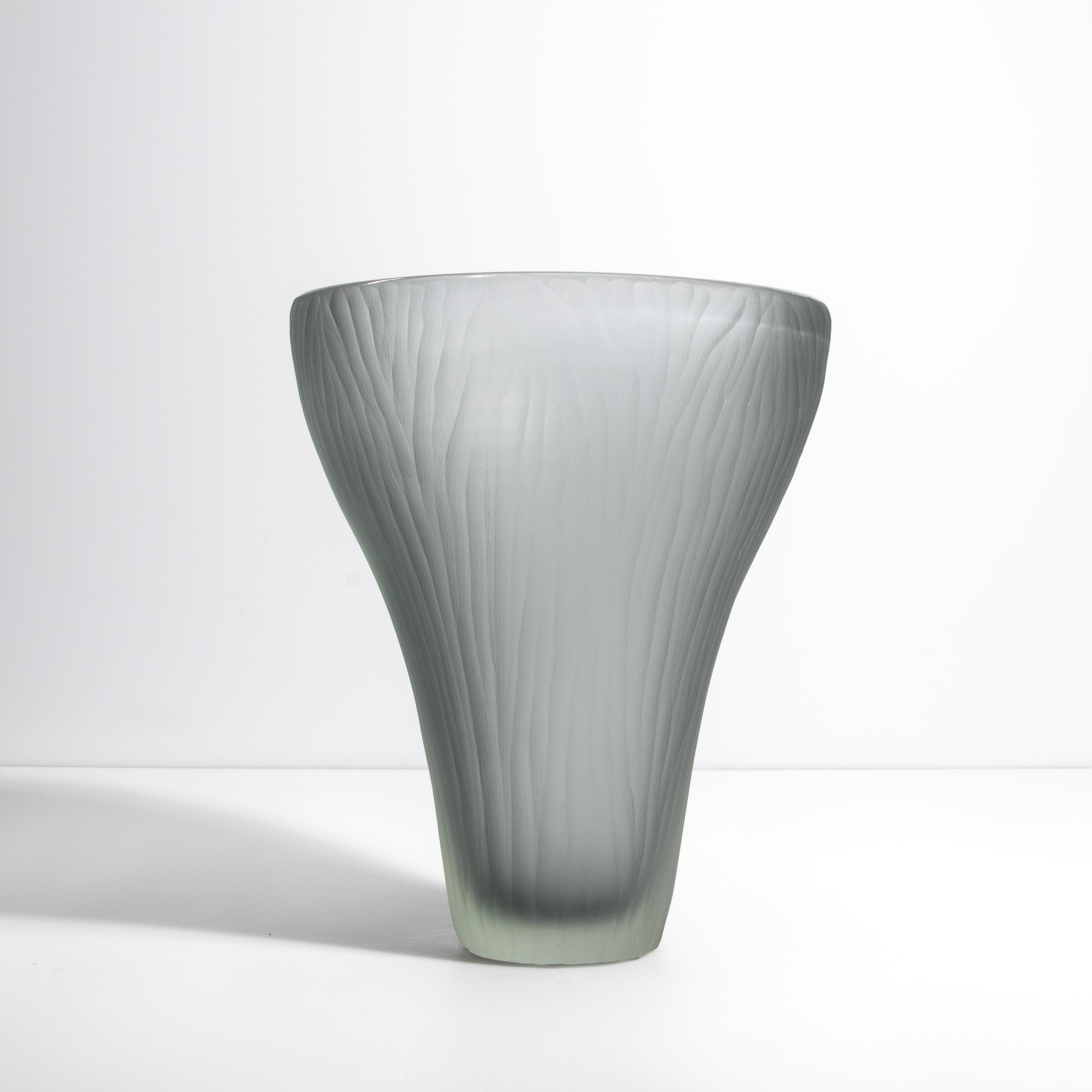 Vaso fantasma di Murano soffiato a mano e di colore grigio, piccolo In condizioni Nuovo in vendita a West Hollywood, CA