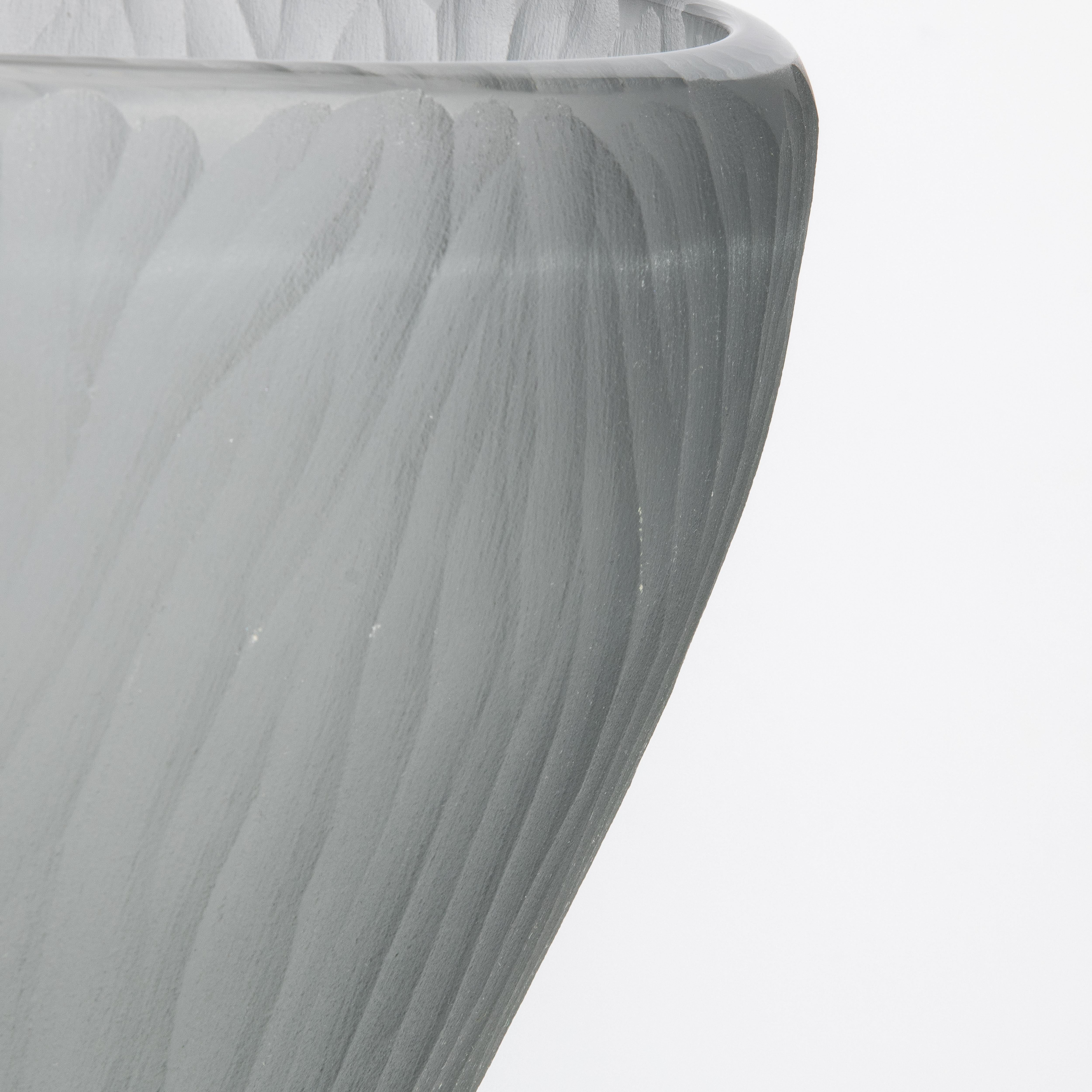 Vetro di Murano Vaso fantasma di Murano soffiato a mano e di colore grigio, piccolo in vendita