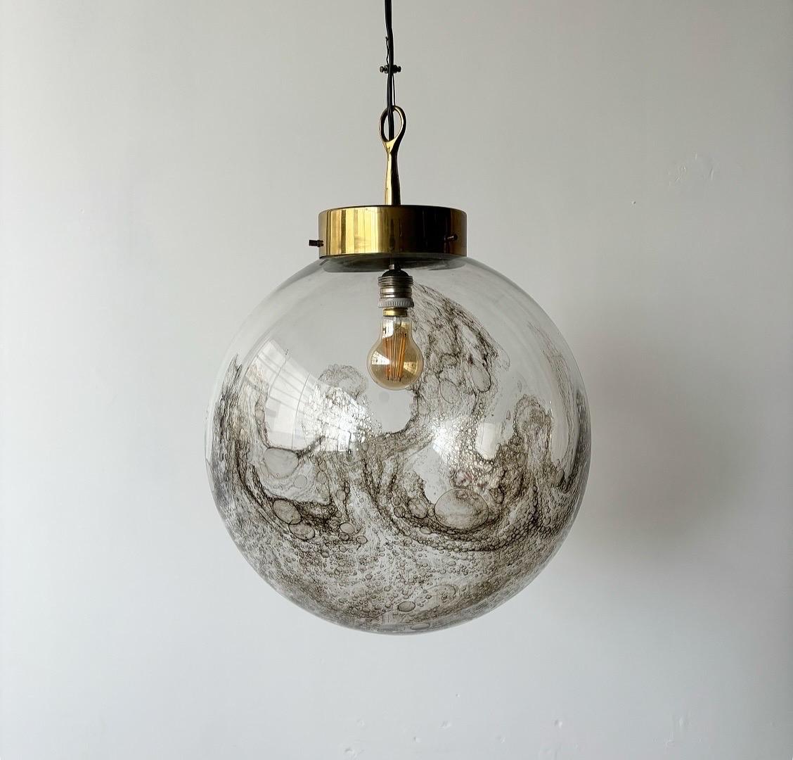 Hand blown Murano glass and brass pendant lamp by La Murrina, 1960’s Italy For Sale 1