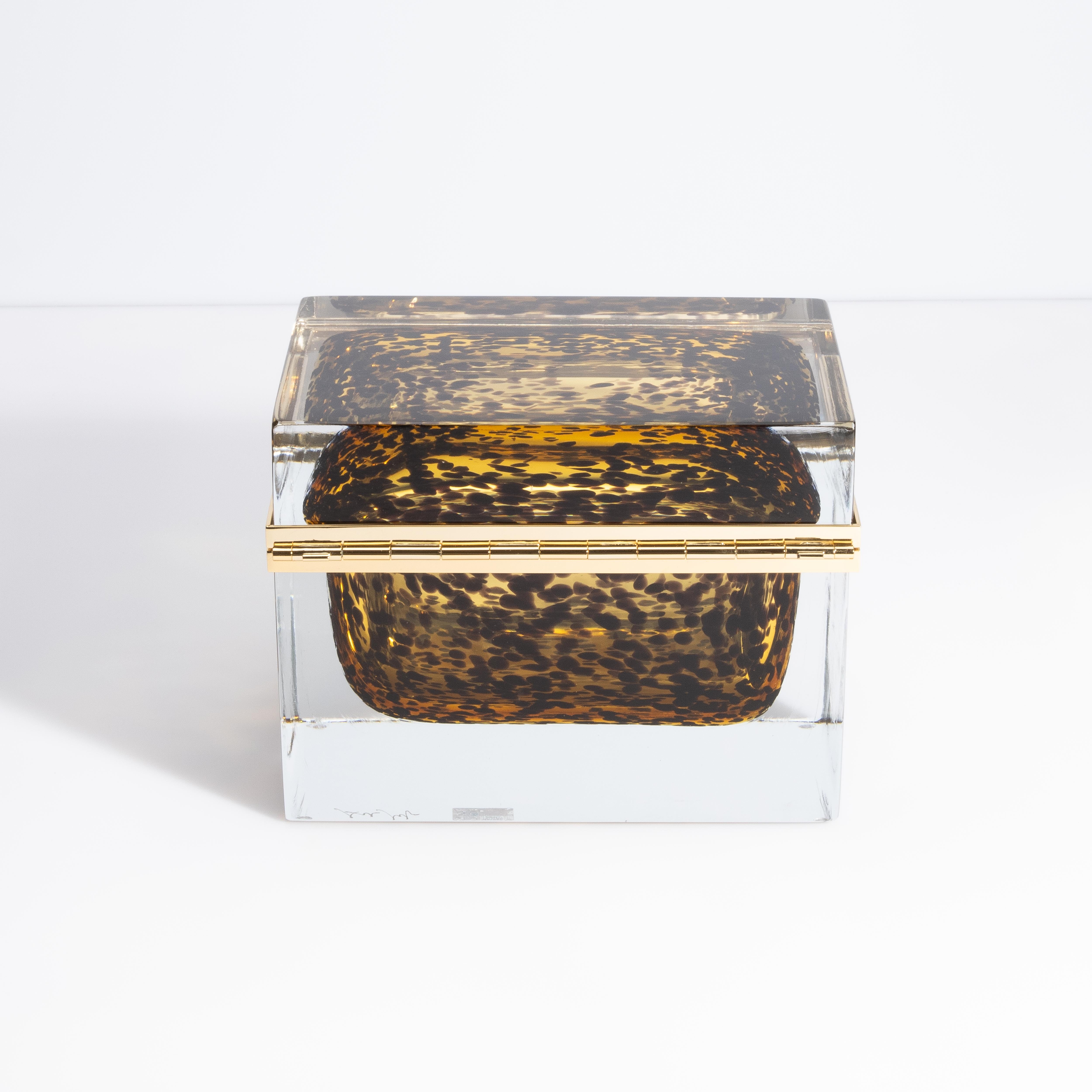 Giant Hand Blown Murano Glass Box Leopard with Brass Fittings In New Condition For Sale In West Hollywood, CA