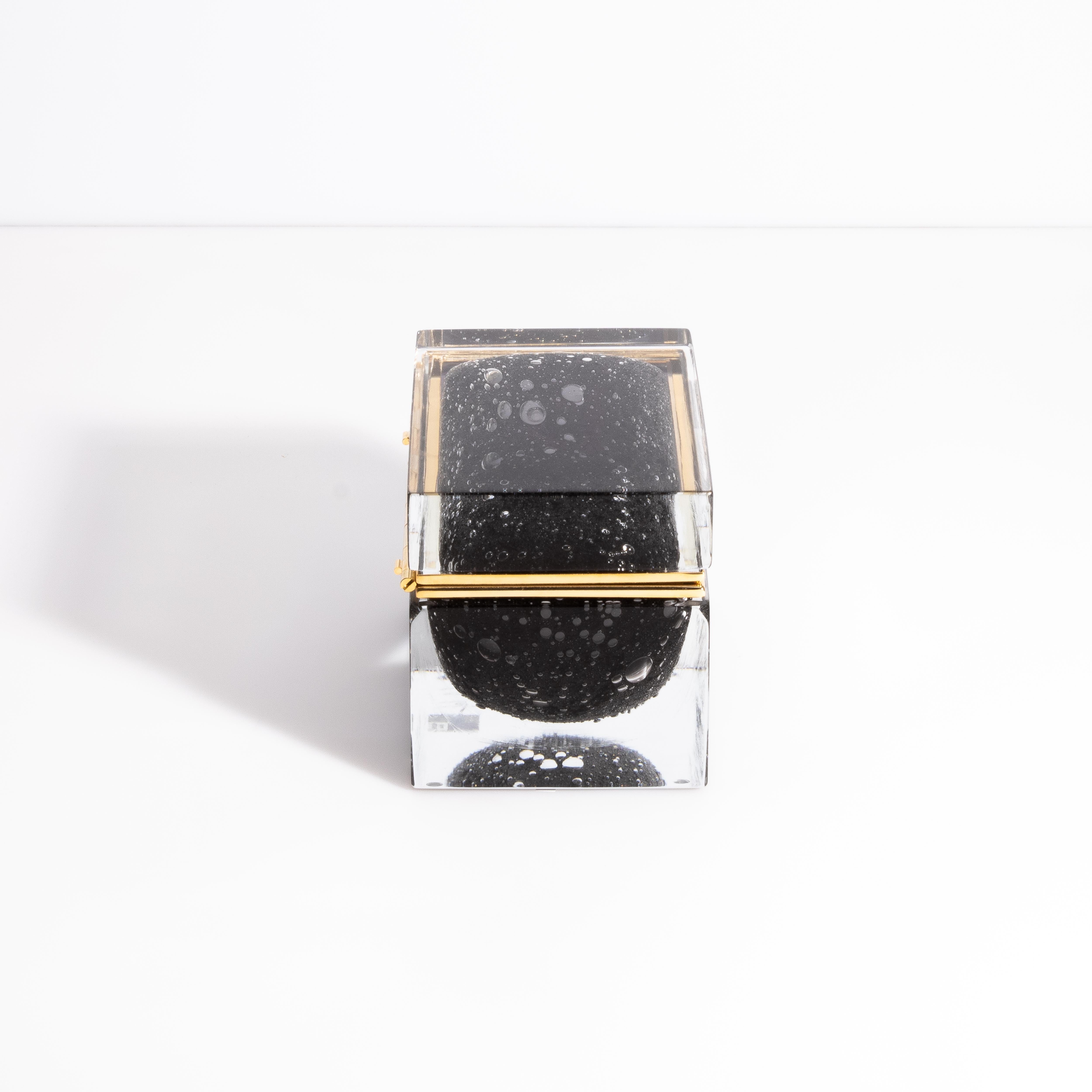 Moderne Boîte en verre de Murano soufflé à la main, noir avec bulles et raccords en laiton en vente