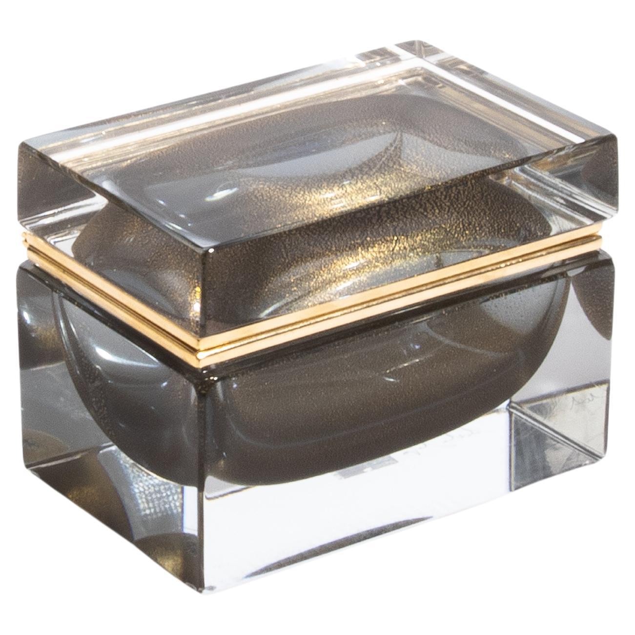 Caja de cristal de Murano soplado a mano en gris con motas de oro de 24 quilates y herrajes de latón
