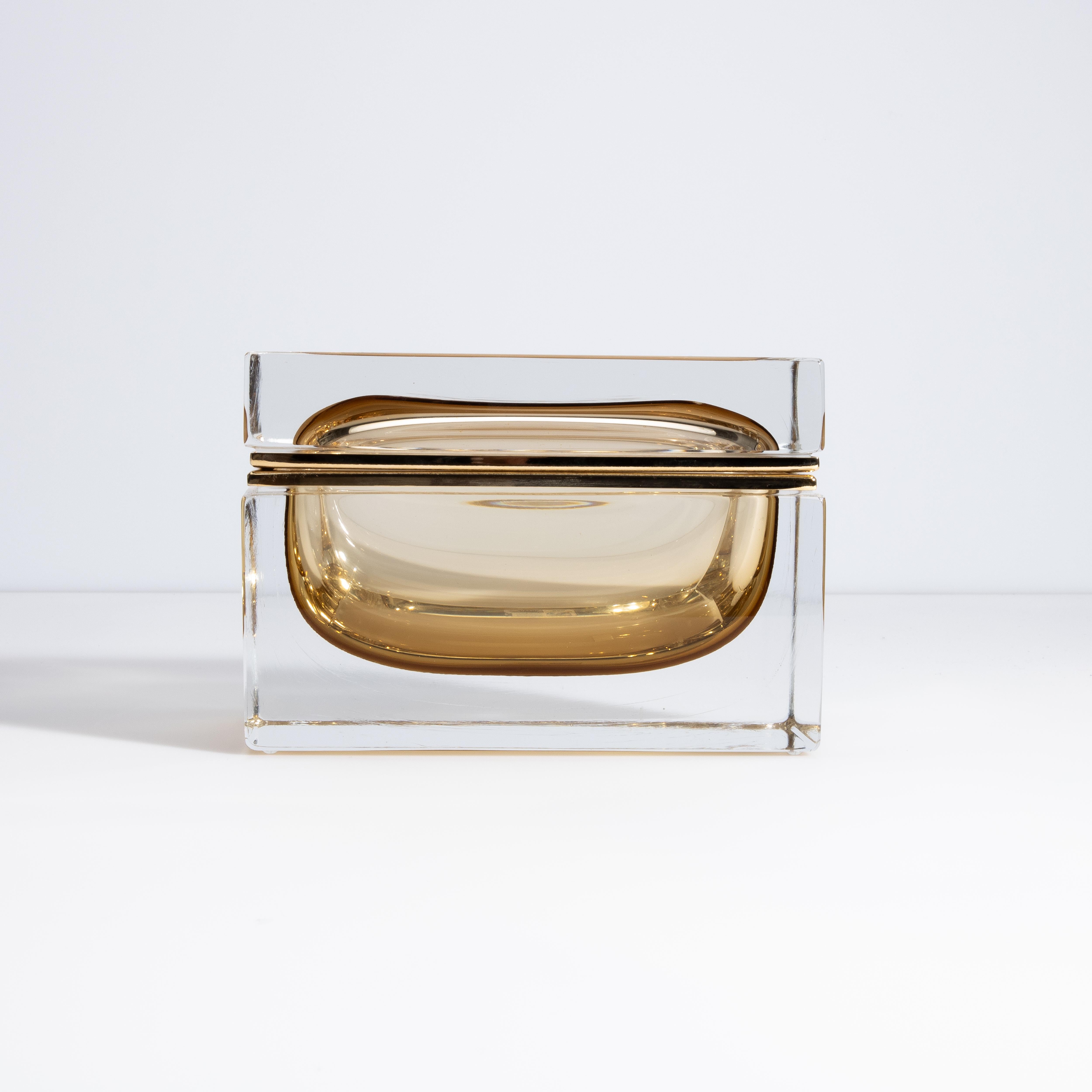 Laiton Boîte en verre de Murano soufflé à la main pour fumeurs clairs avec accessoires en laiton en vente