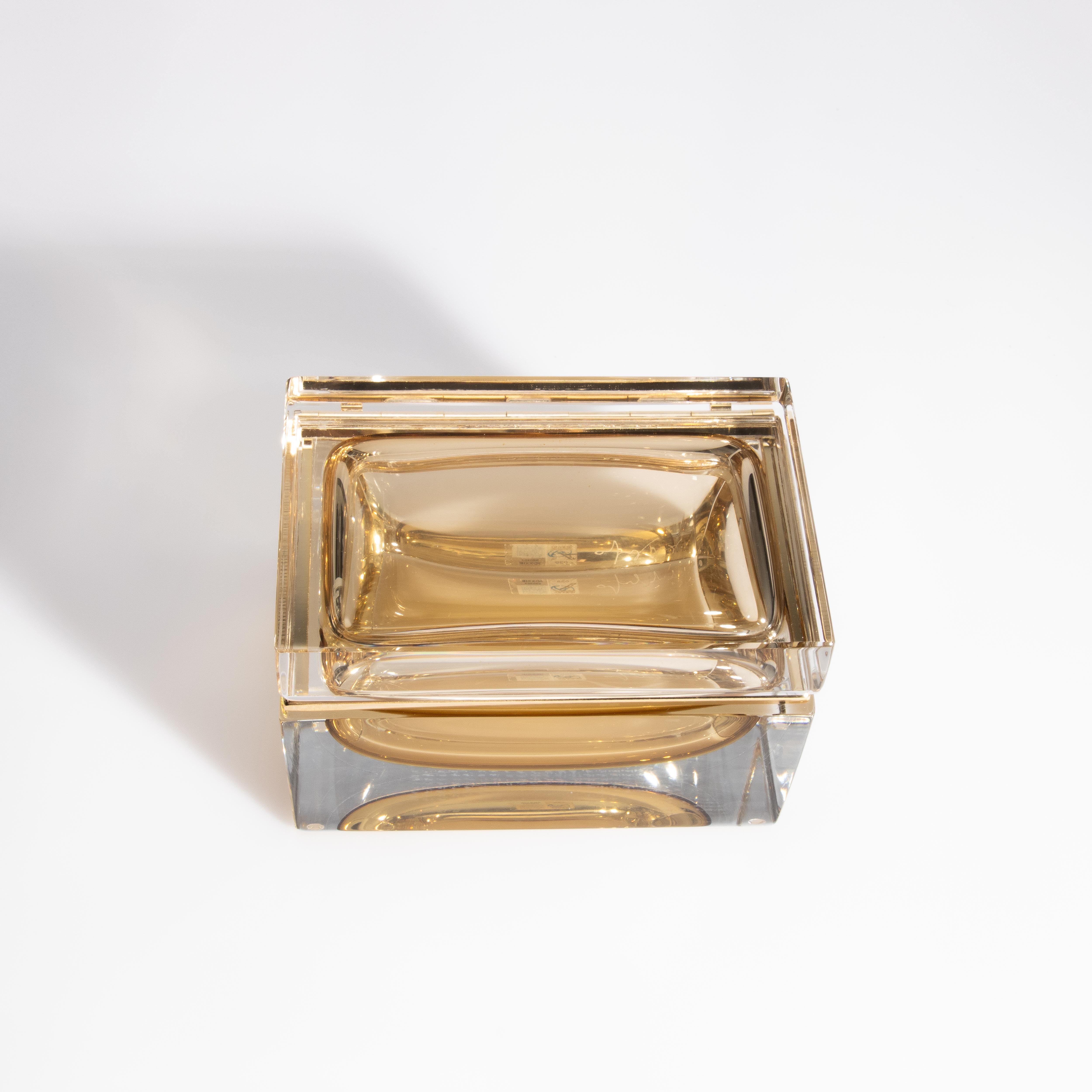 Boîte en verre de Murano soufflé à la main pour fumeurs clairs avec accessoires en laiton en vente 1