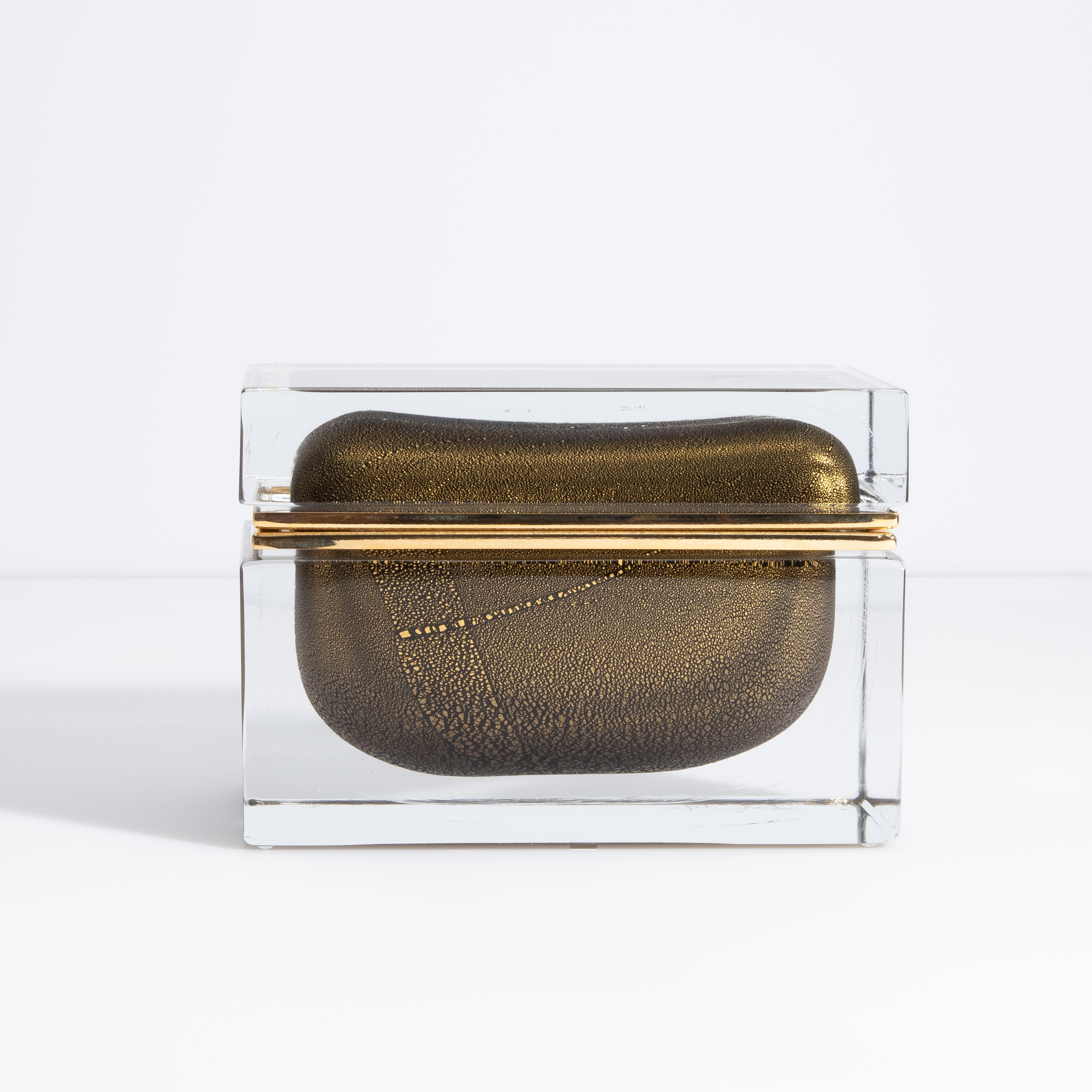 XXIe siècle et contemporain Boîte en verre de Murano soufflé à la main en noir onyx avec mouchetures en or 24 carats en vente