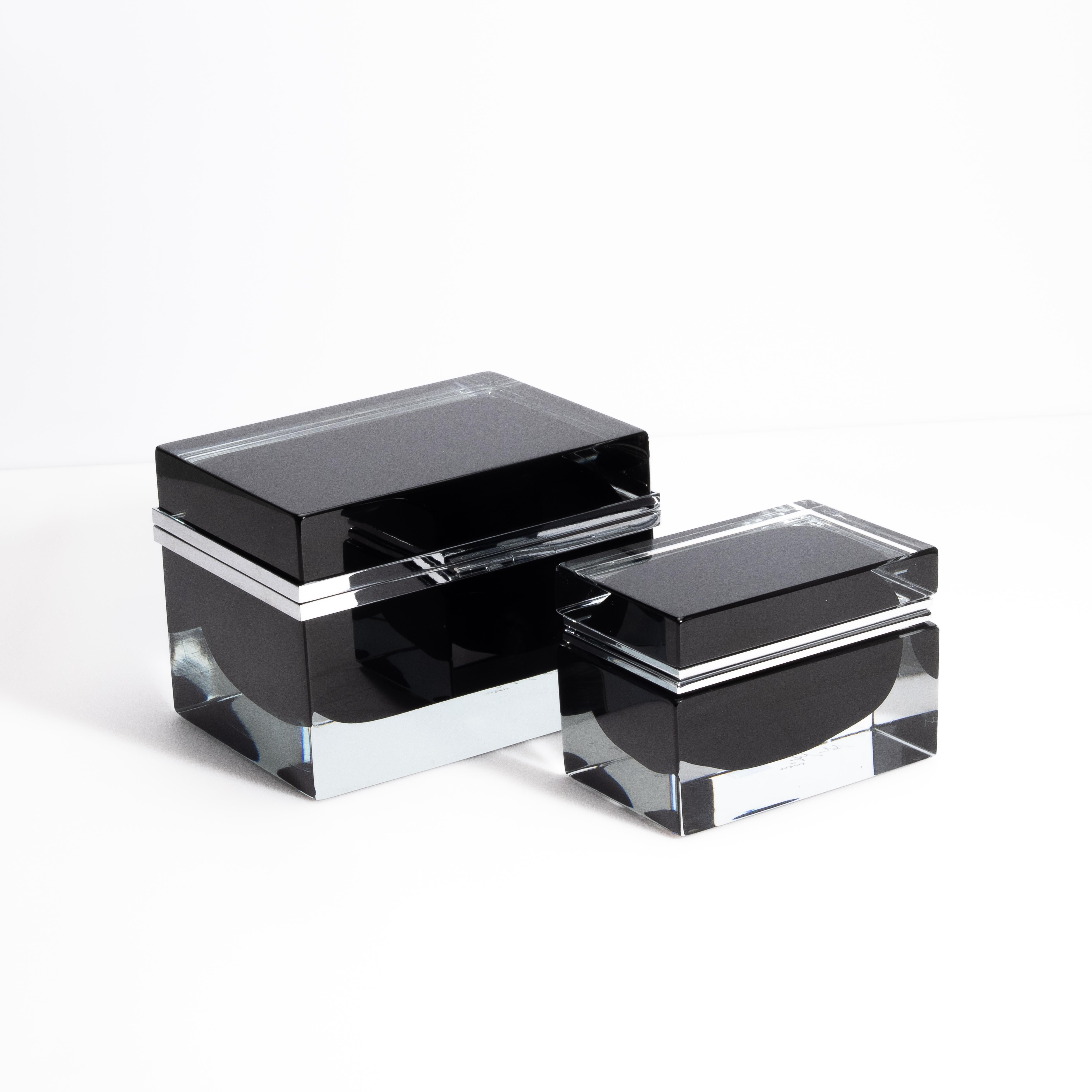 Caja de cristal de Murano soplado a mano en negro ónice con herrajes cromados en venta 5