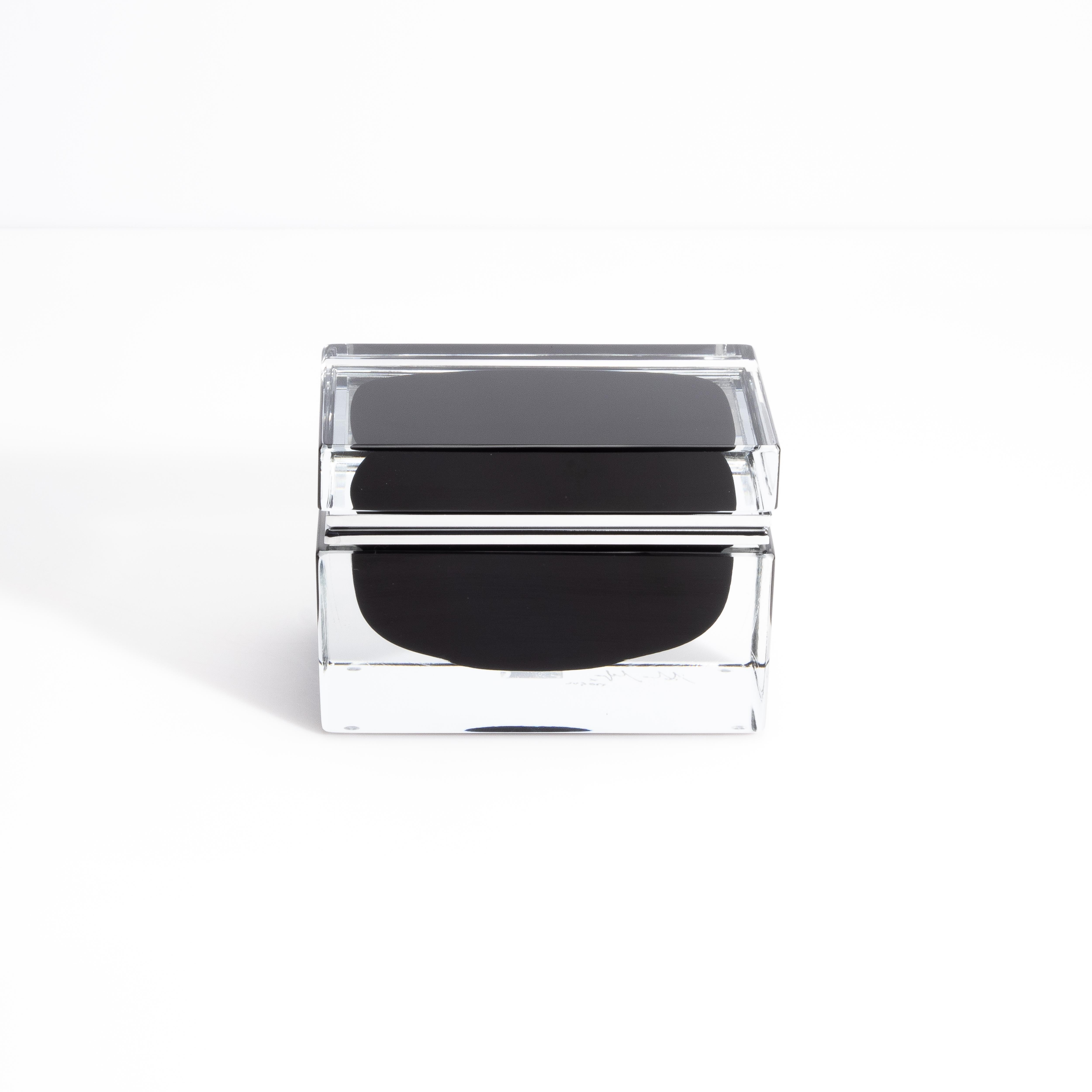 Caja de cristal de Murano soplado a mano en negro ónice con herrajes cromados Italiano en venta