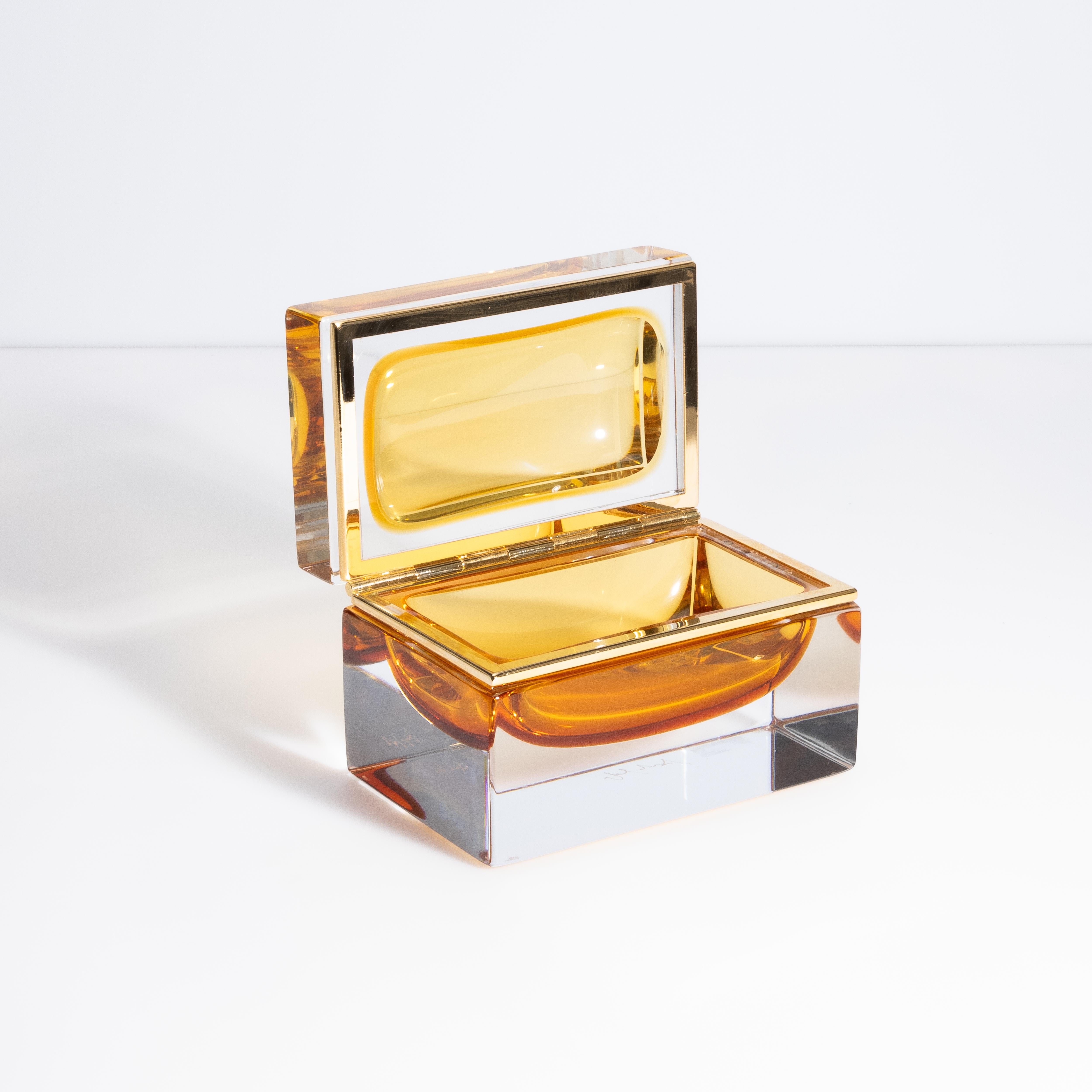 Caja grande de cristal de Murano soplado a mano en ámbar con herrajes de latón en Nuevo estado para la venta en West Hollywood, CA