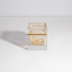 Boîte en verre de Murano soufflé à la main avec mouchetures d'or 24 carats et accessoires en laiton