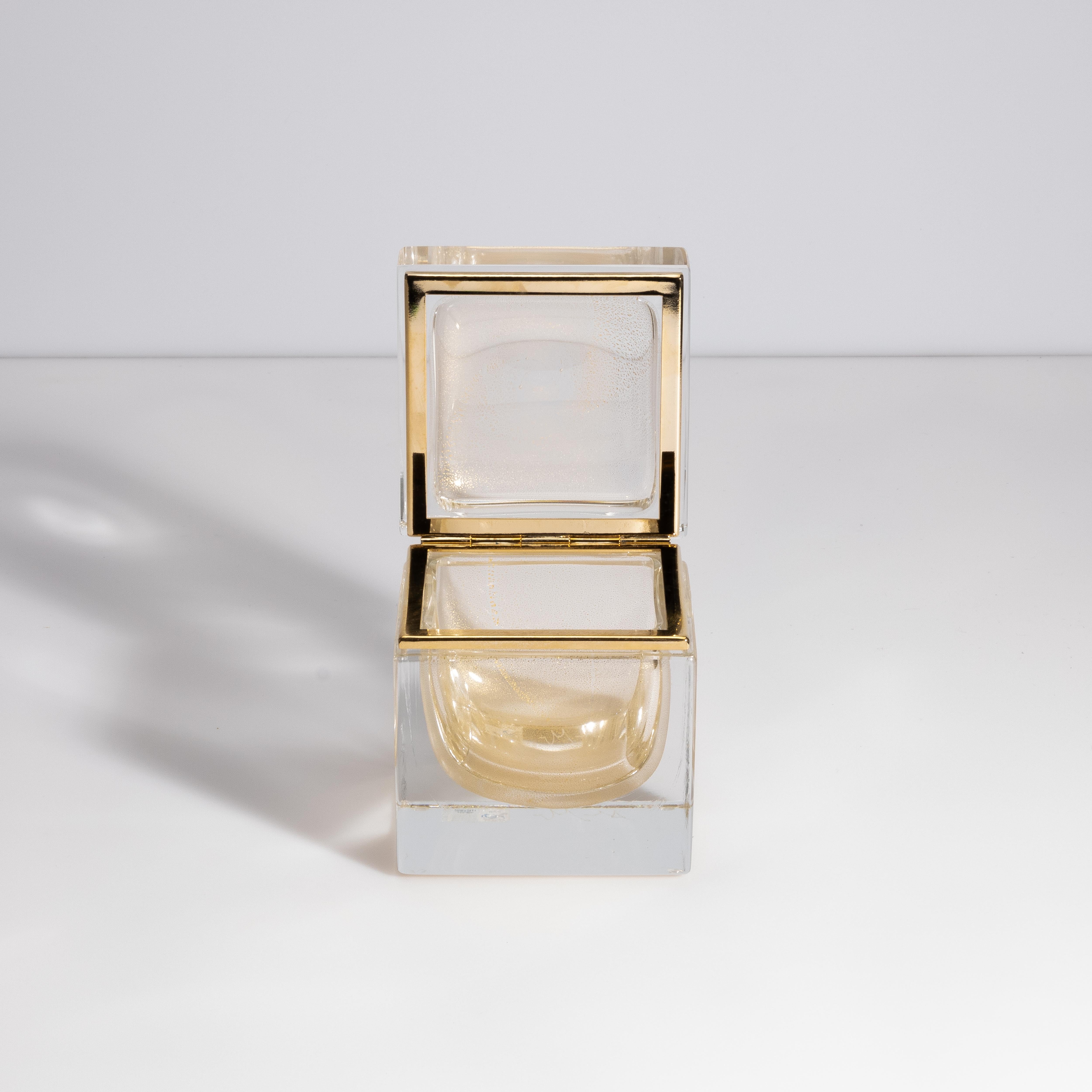 Caja de cristal de Murano soplado a mano con motas de oro de 24 quilates y herrajes de latón Italiano en venta
