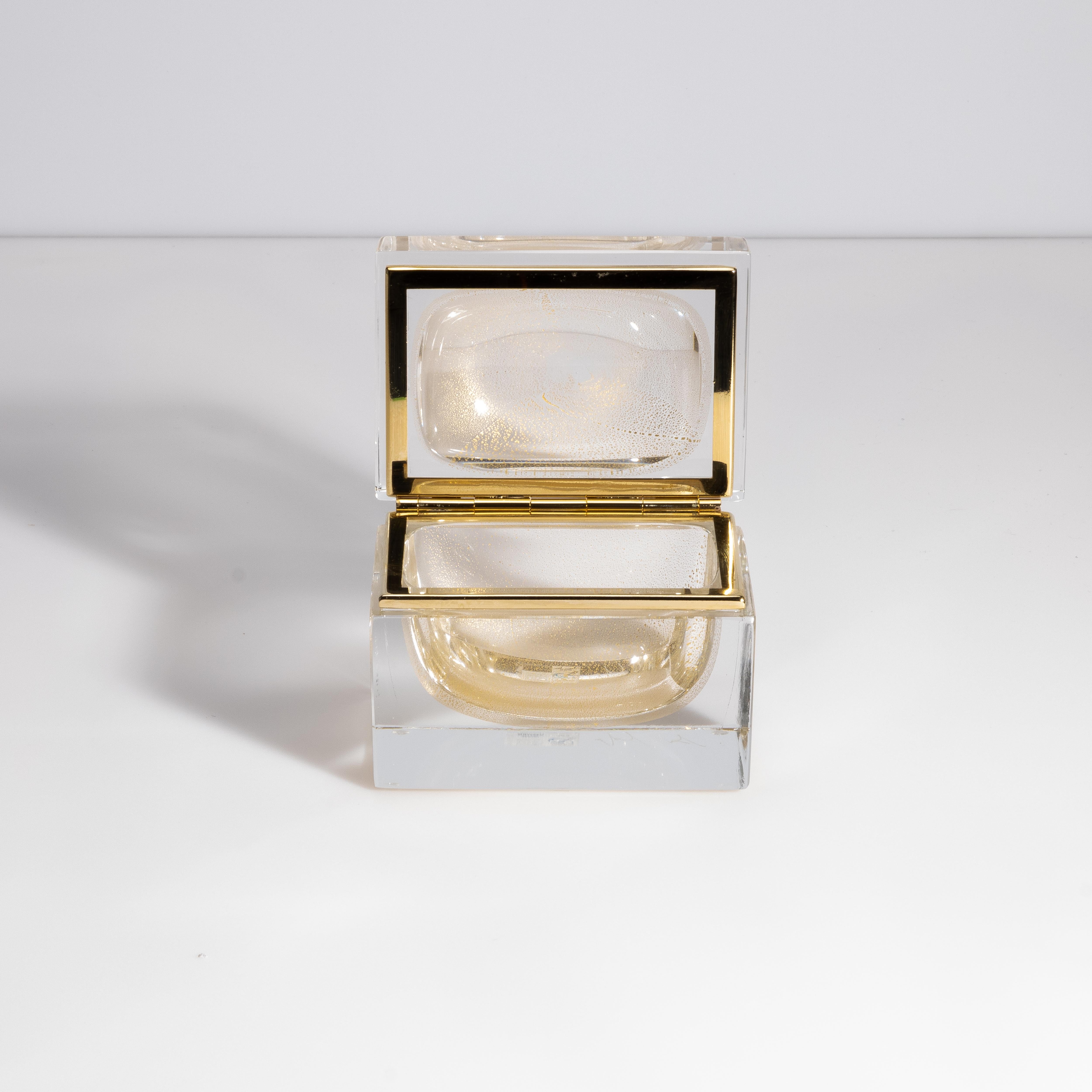 Dose aus mundgeblasenem Muranoglas mit 24 Karat Goldflecken und Messingbeschlägen (Handgefertigt) im Angebot