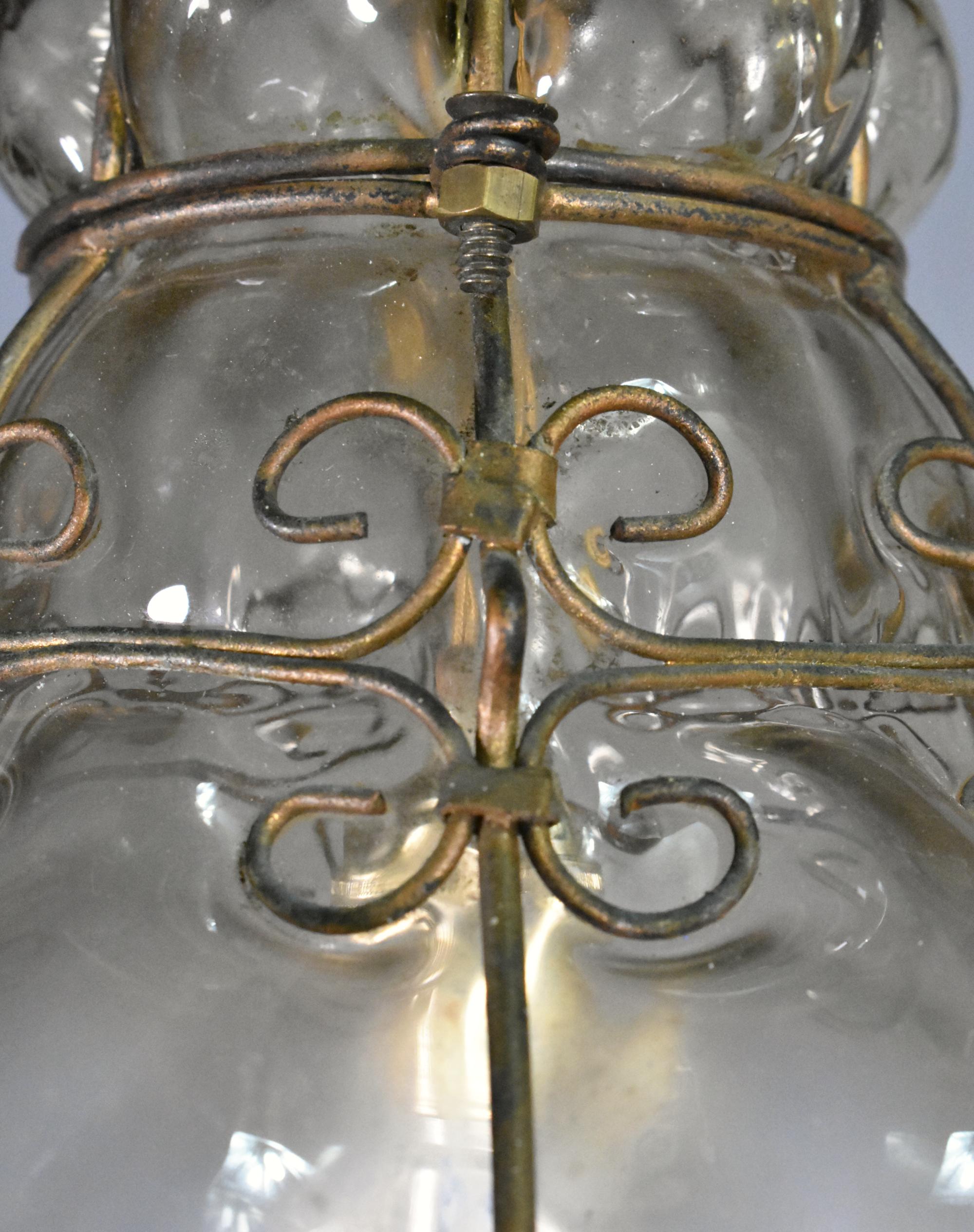 Handgeblasenes Murano Glas Anhänger Laterne mit Käfig im Angebot 5