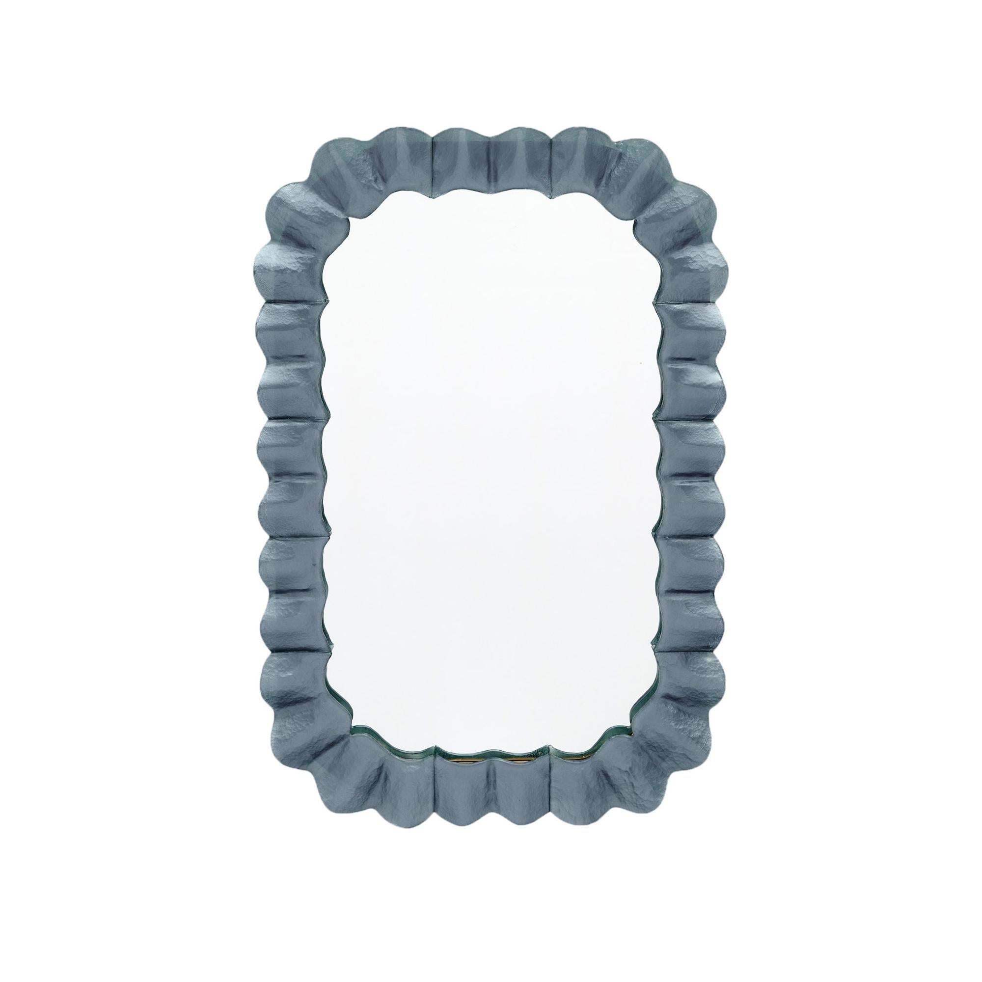 Specchio in vetro di Murano soffiato a mano di colore blu denim, design moderno, Italia, nuovo