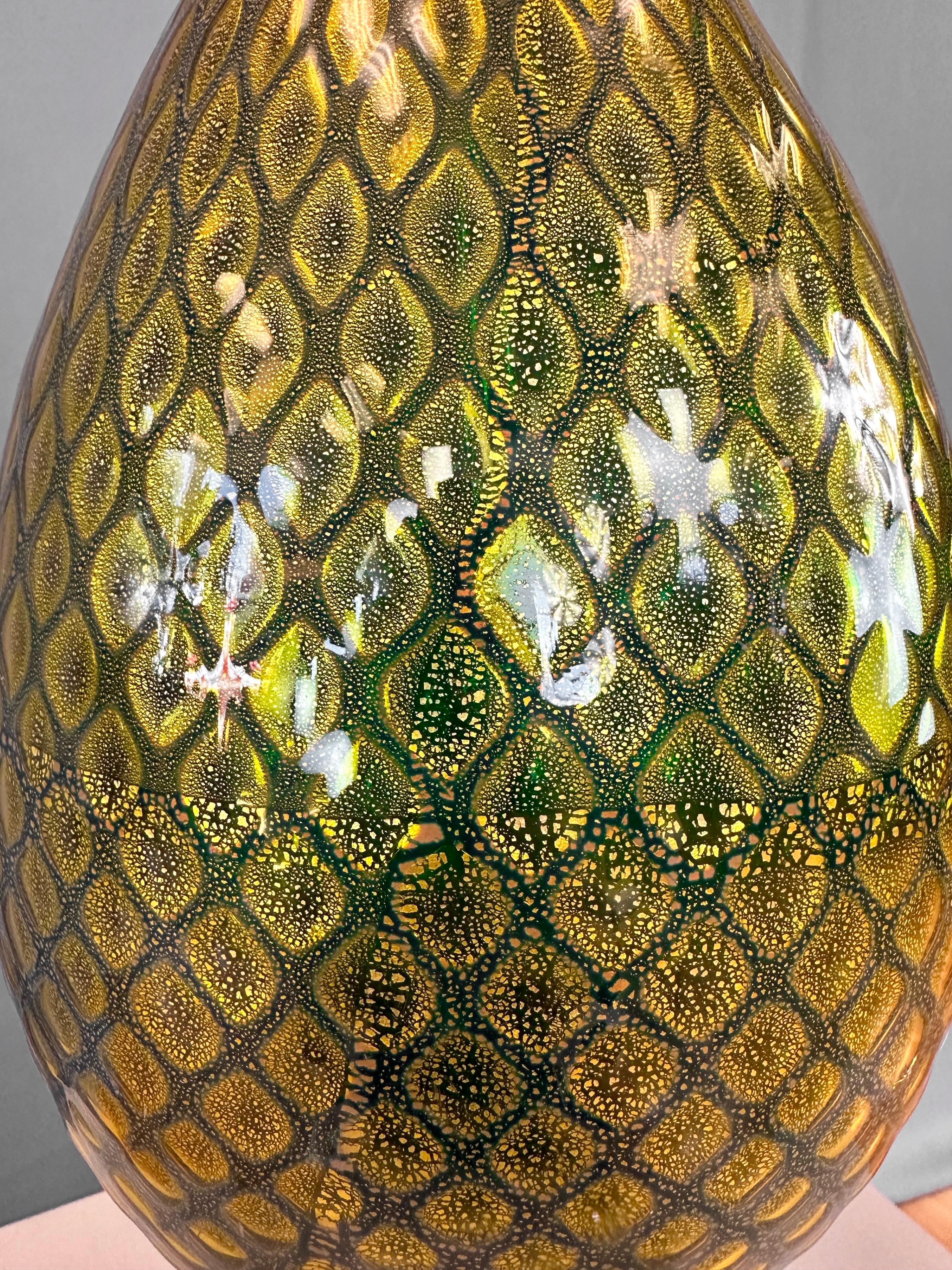 Hand-Blown Murano Glass Green and Gold Leaf Table Lamp on Mahogany Base, 1940s For Sale 9