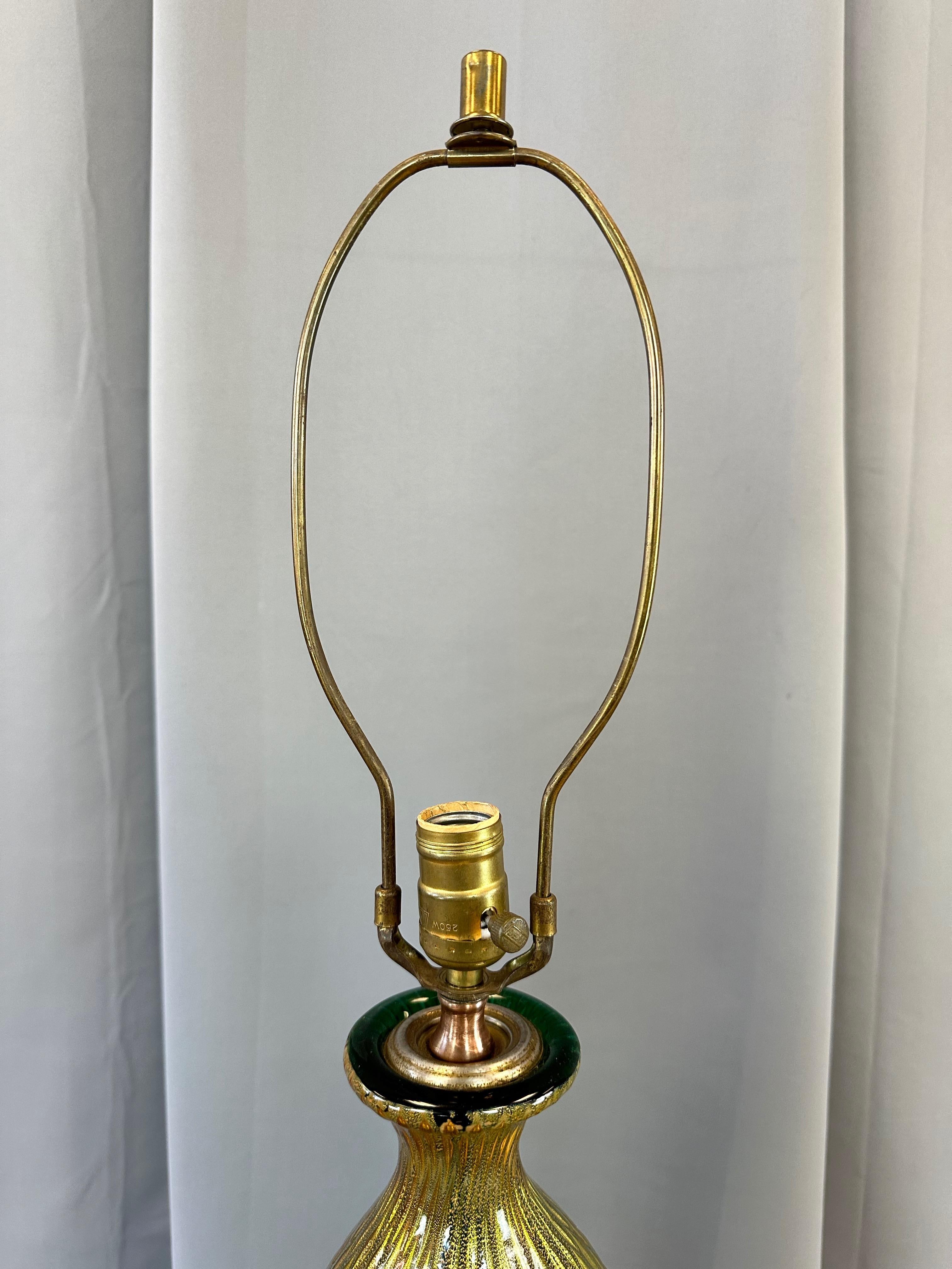 Brass Hand-Blown Murano Glass Green and Gold Leaf Table Lamp on Mahogany Base, 1940s For Sale