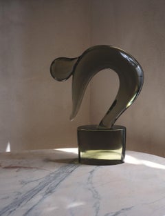 Scultura grigia in vetro di Murano soffiato a mano firmata da Loredano Rosin "1936-1992".