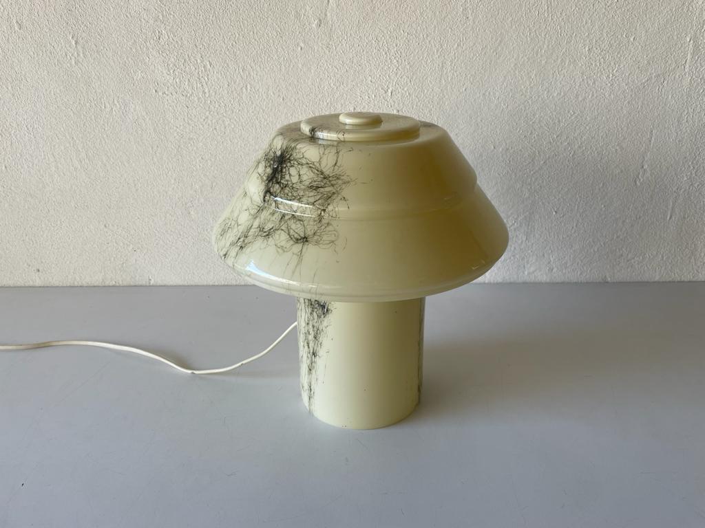 Mid-Century moderno Lampada da tavolo in vetro di Murano soffiato a mano, anni '60, Italia in vendita