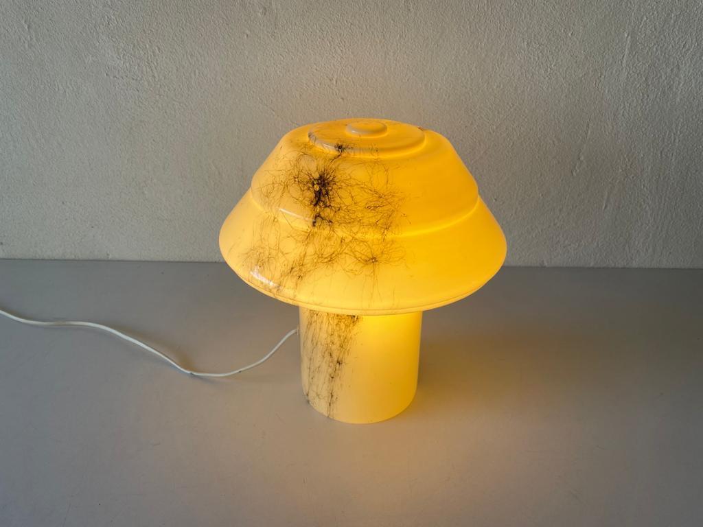 Metà XX secolo Lampada da tavolo in vetro di Murano soffiato a mano, anni '60, Italia in vendita