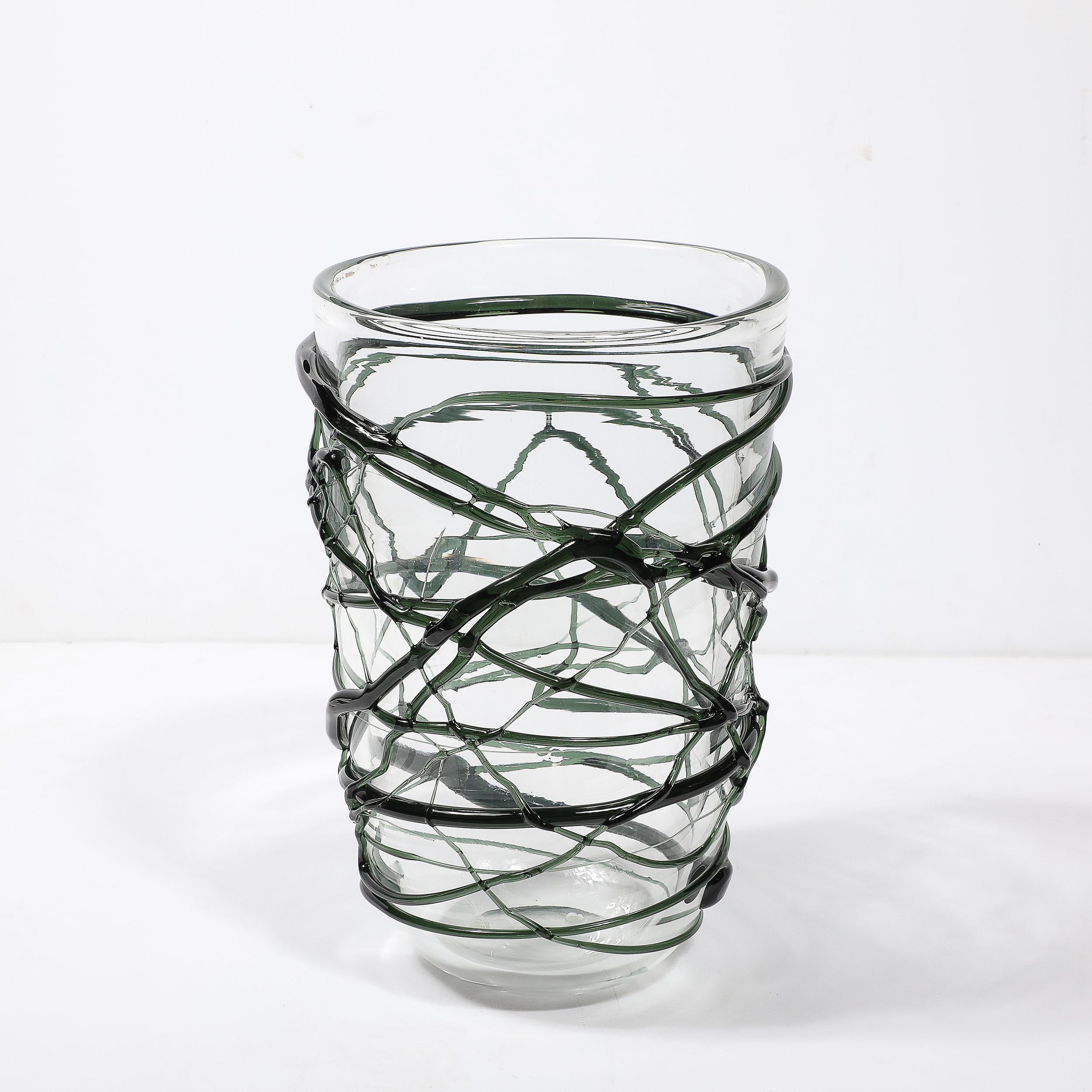 Jarrón de Cristal de Murano Soplado a Mano con Estrías Escultóricas Orgánicas Verde Viridiana Siglo XXI y contemporáneo en venta