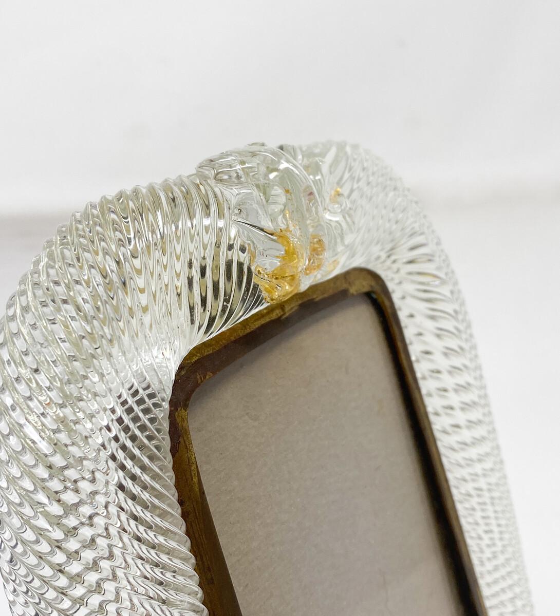 Cadre en verre soufflé de Murano par Barovier&Toso

Barovier&Toso est l'une des plus anciennes entreprises familiales au monde. Il a été fondé en 1295 et portait à l'origine le nom de 