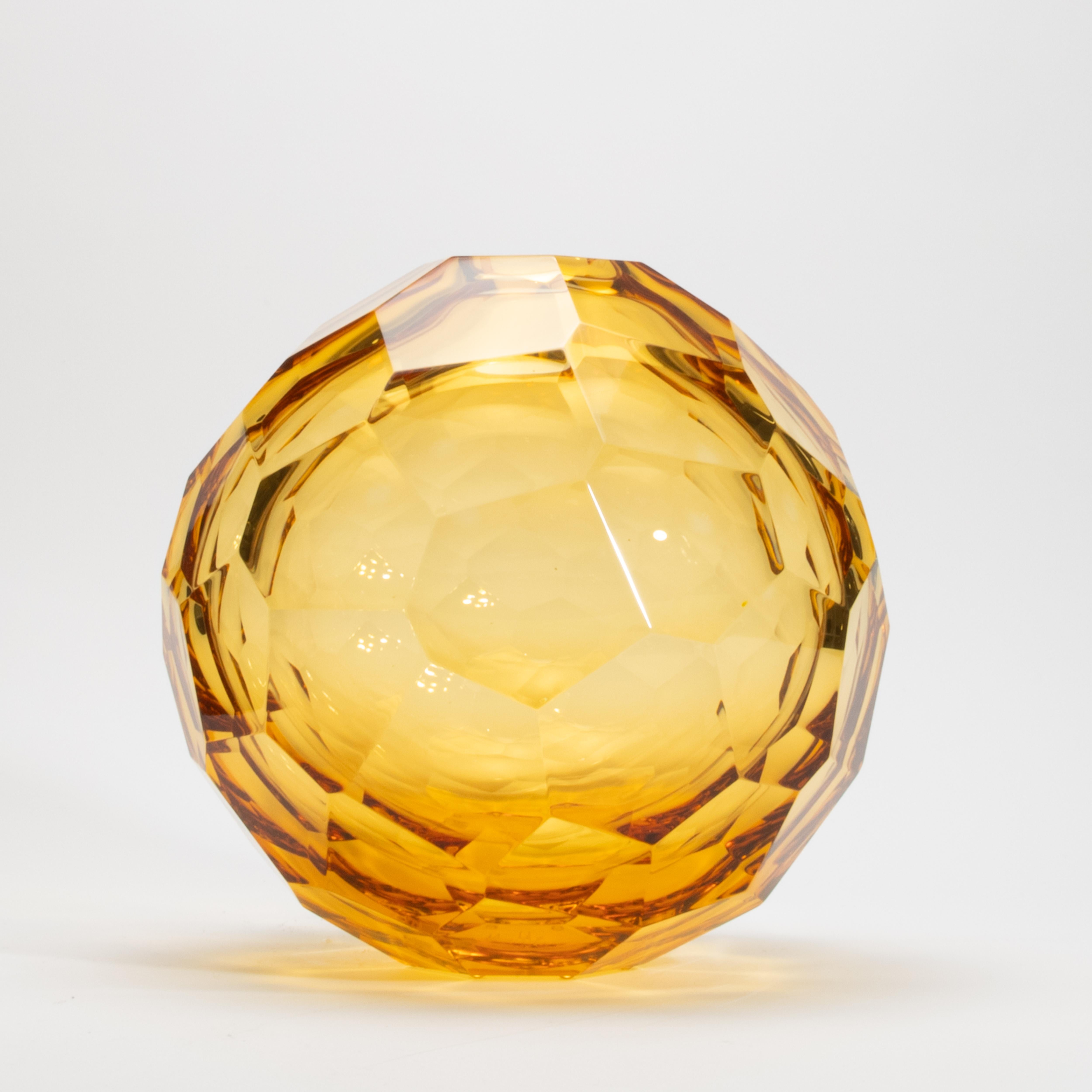Handgeblasene Murano-Kugelvase in Bernstein (Moderne) im Angebot