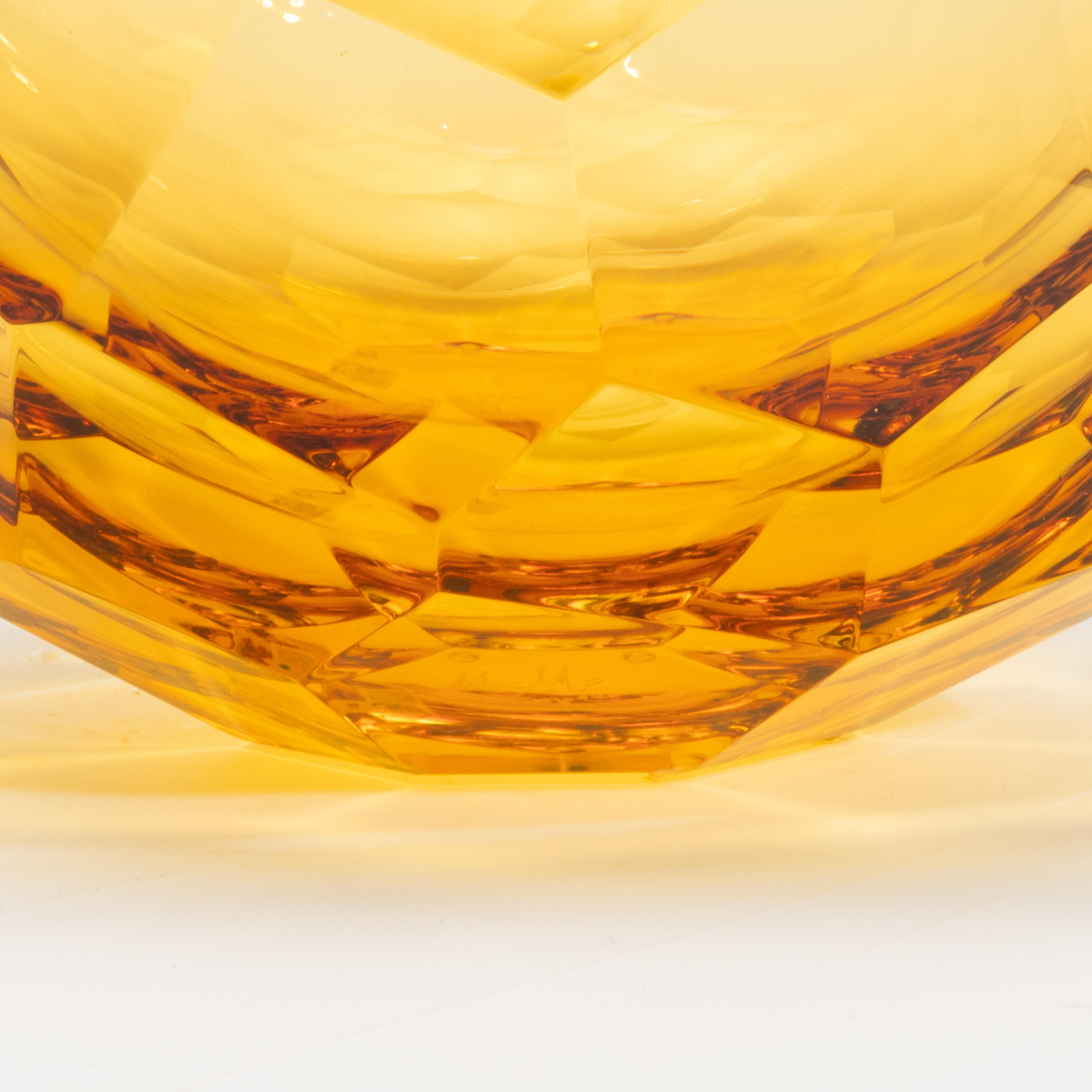 Handgeblasene Murano-Kugelvase in Bernstein (Italienisch) im Angebot