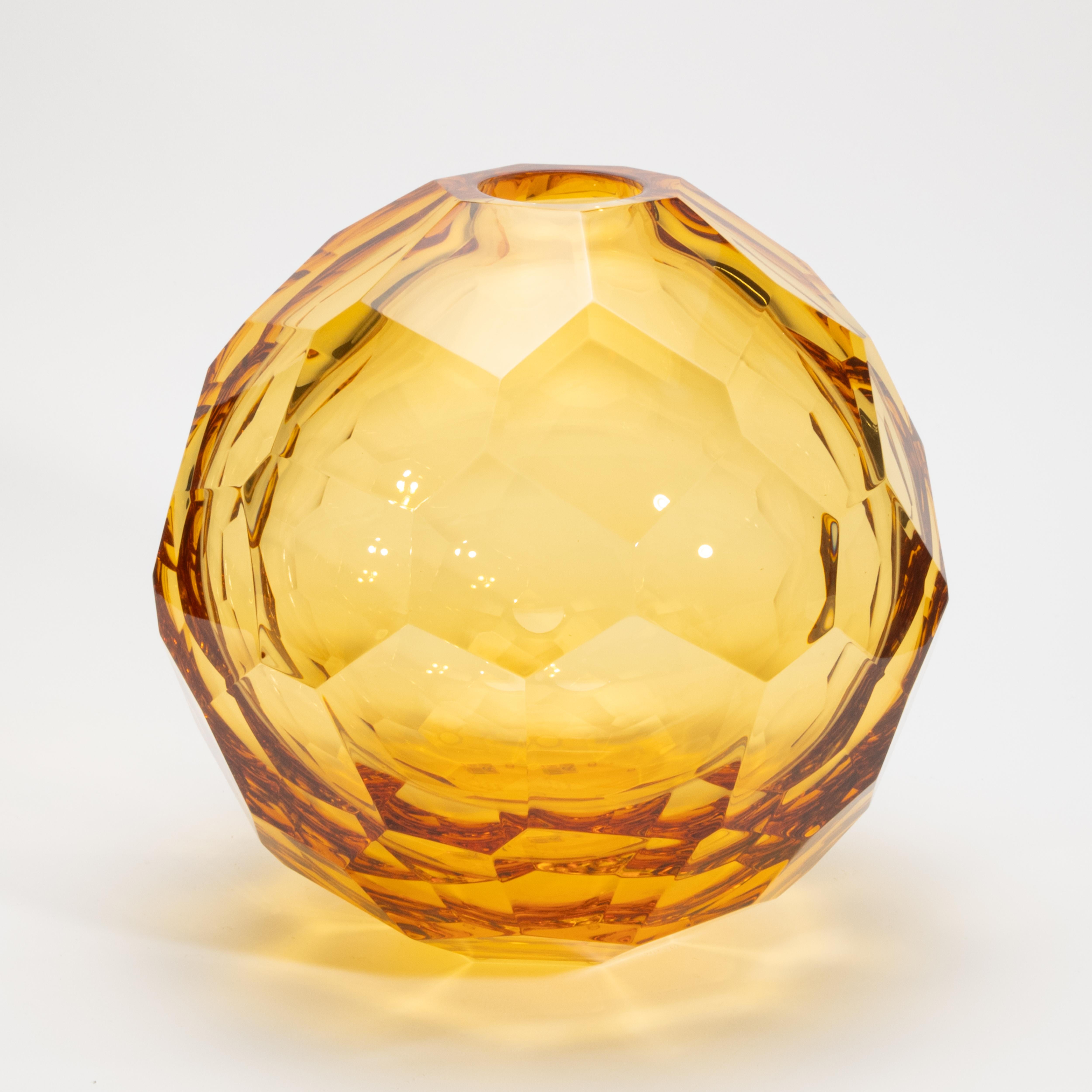 Handgeblasene Murano-Kugelvase in Bernstein (Muranoglas) im Angebot