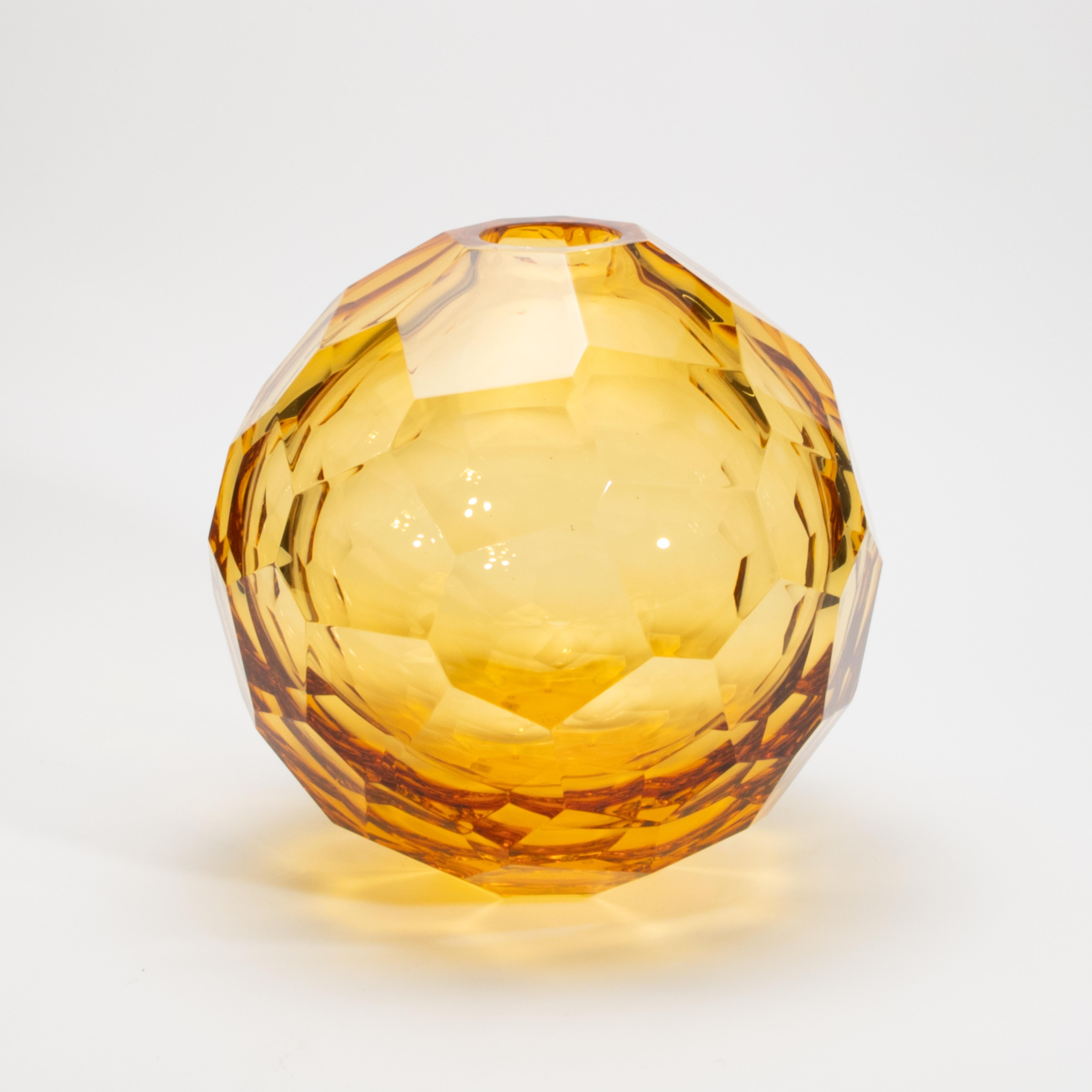 Handgeblasene Murano-Kugelvase in Bernstein im Angebot 1