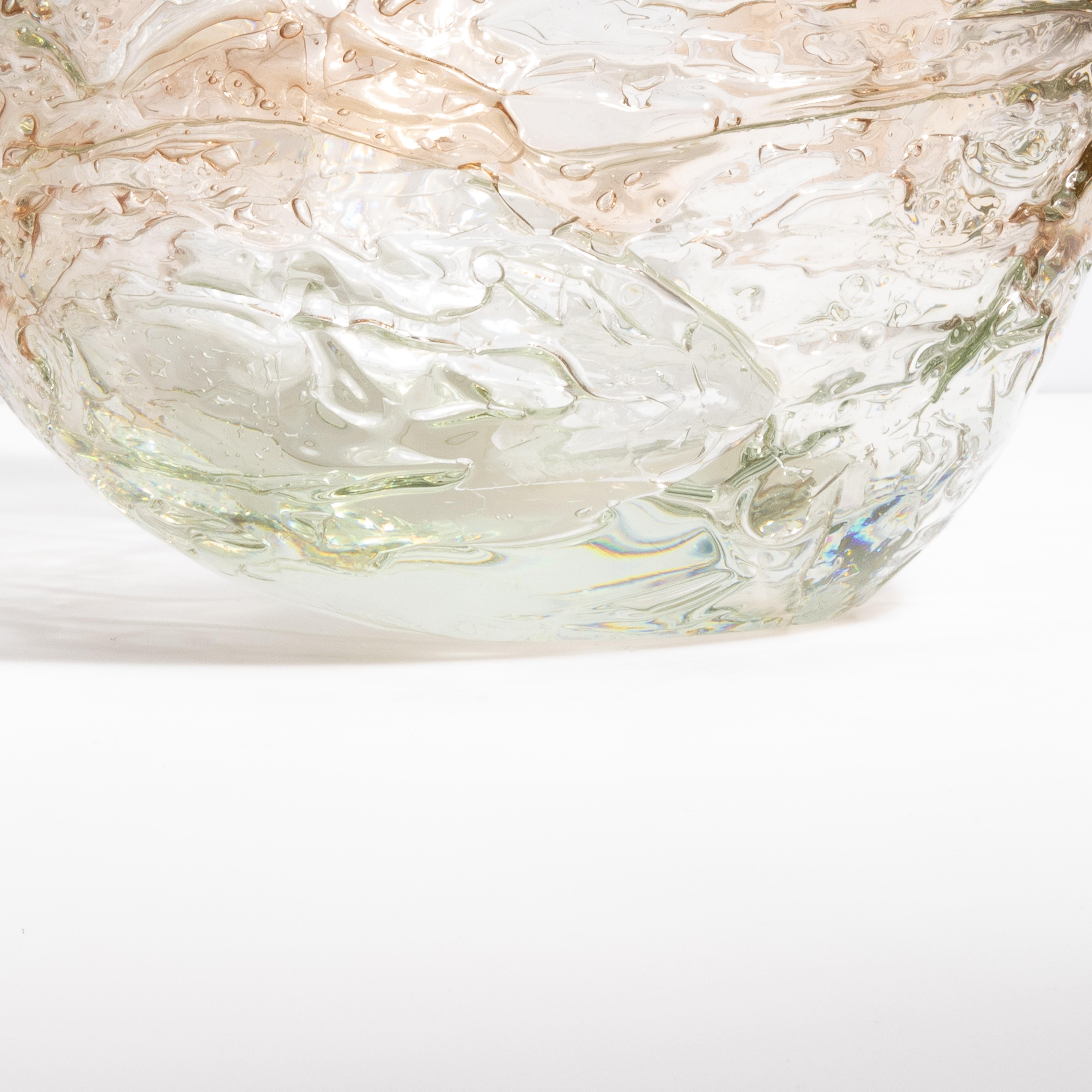 Vaso a globo di Murano soffiato a mano, trasparente con un tocco di rosa in vendita 1